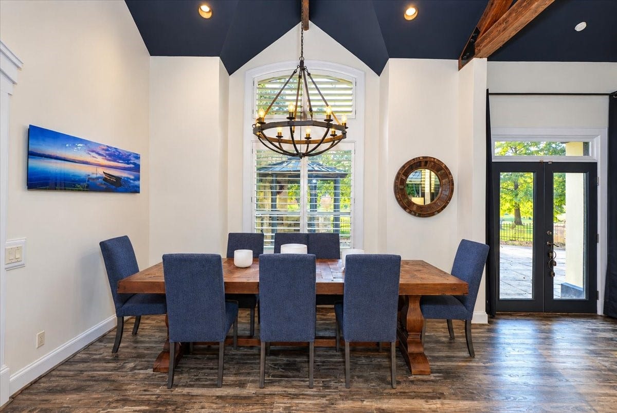 8514 Haven Way, Tomball, TX 77375 Start your mornings in this bright breakfast area that can comfortably accommodate eight.