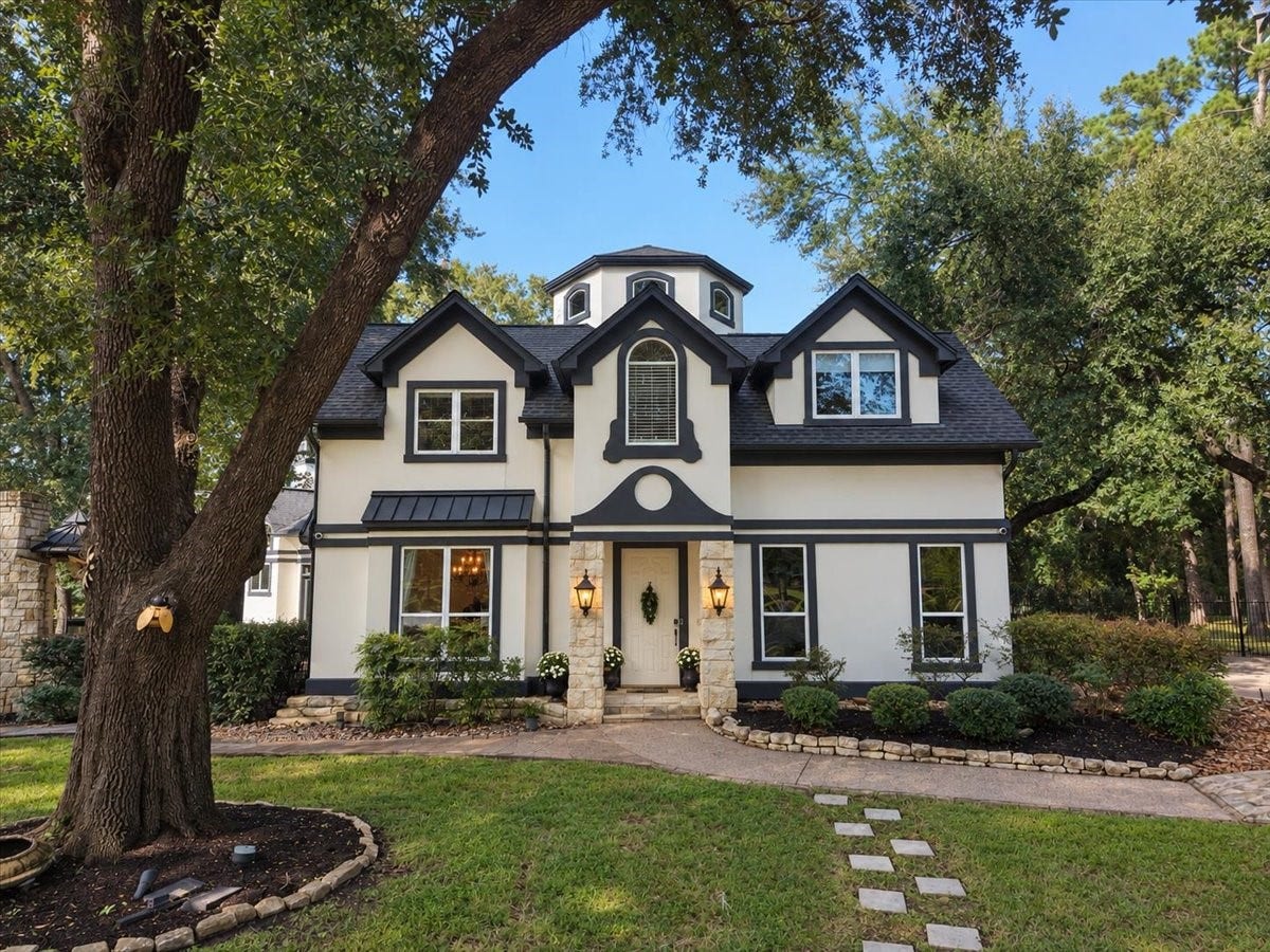 8514 Haven Way, Tomball, TX 77375 8514 Haven Way welcomes you with great curb appeal and easy access. New paint inside and out, a 2023 roof, and a new wheelchair-accessible walkway through landscaped beds make this home move-in ready.