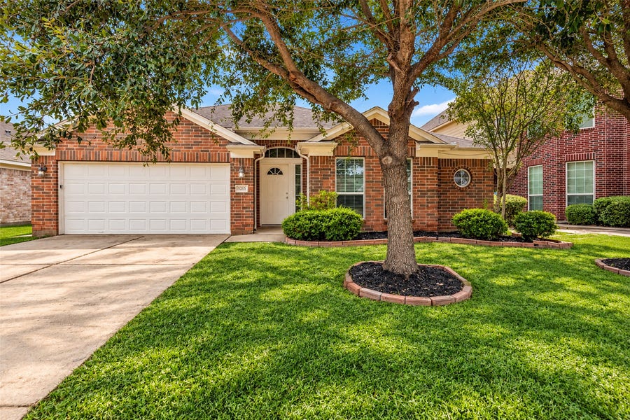 Property photo for 3215 Wren Valley Trail, Katy, TX