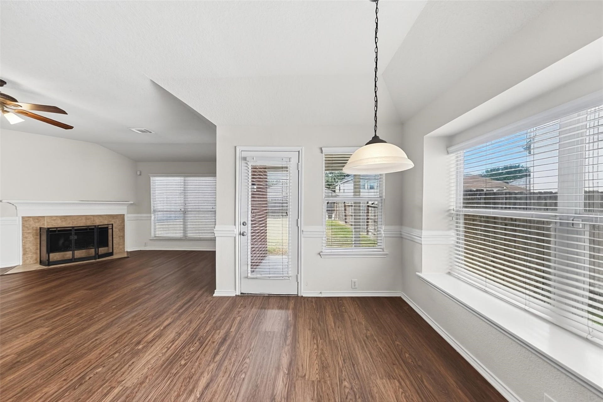 2718 Darby Brook Drive, Fresno, TX 77545 2718 Darby Brook Drive, Fresno, TX 77545