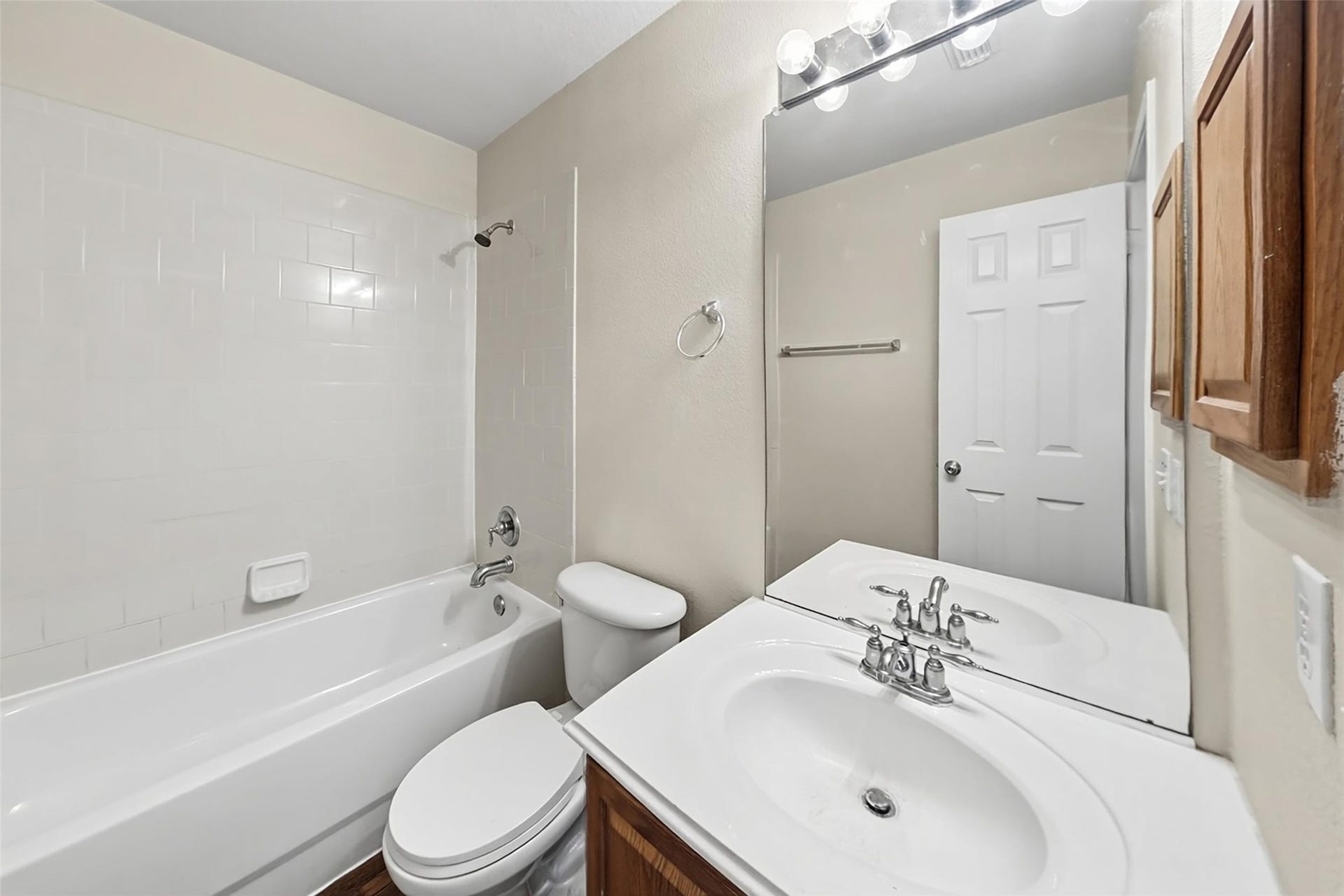 2718 Darby Brook Drive, Fresno, TX 77545 2718 Darby Brook Drive, Fresno, TX 77545