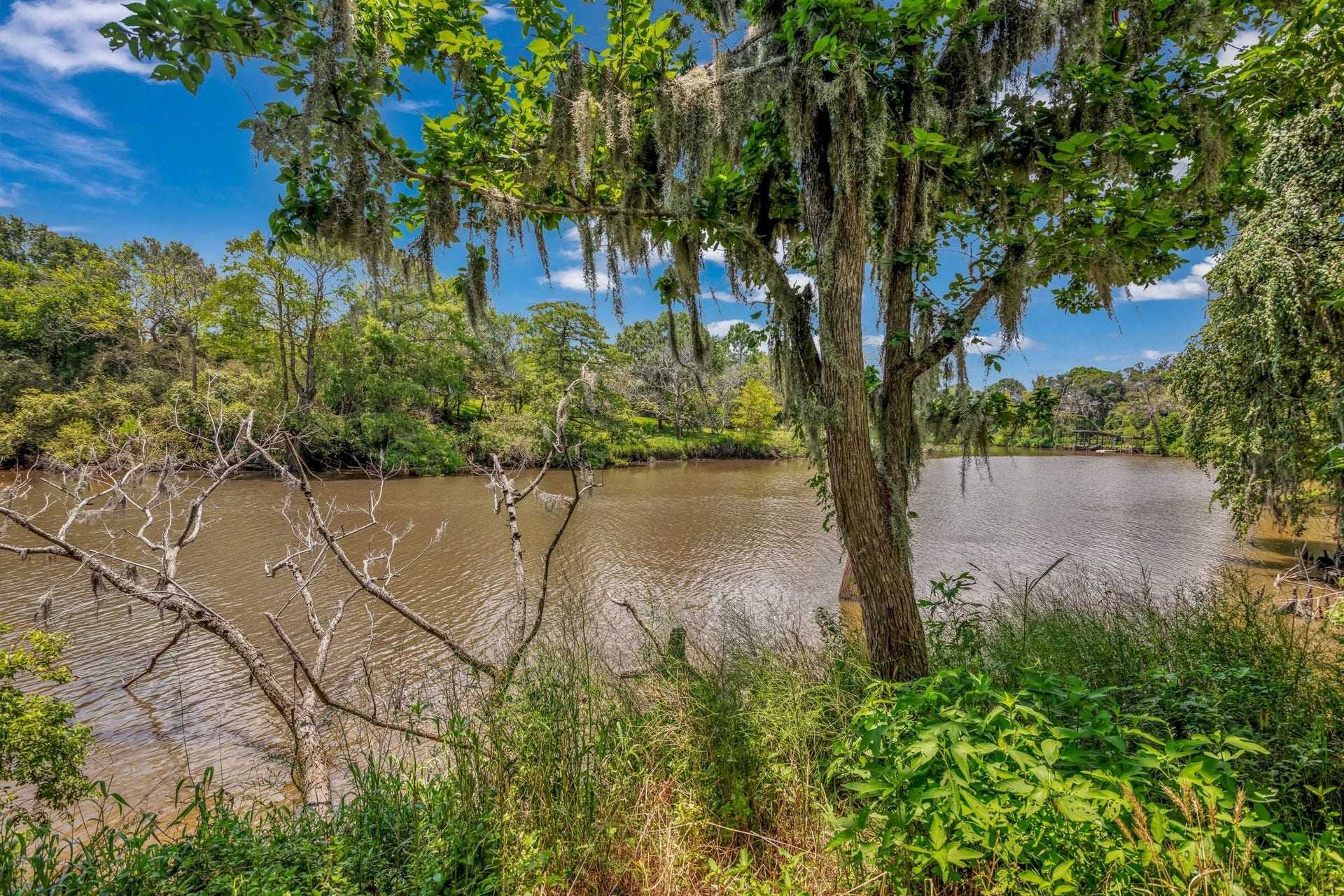 250 County Road 498, Sweeny, TX 77480