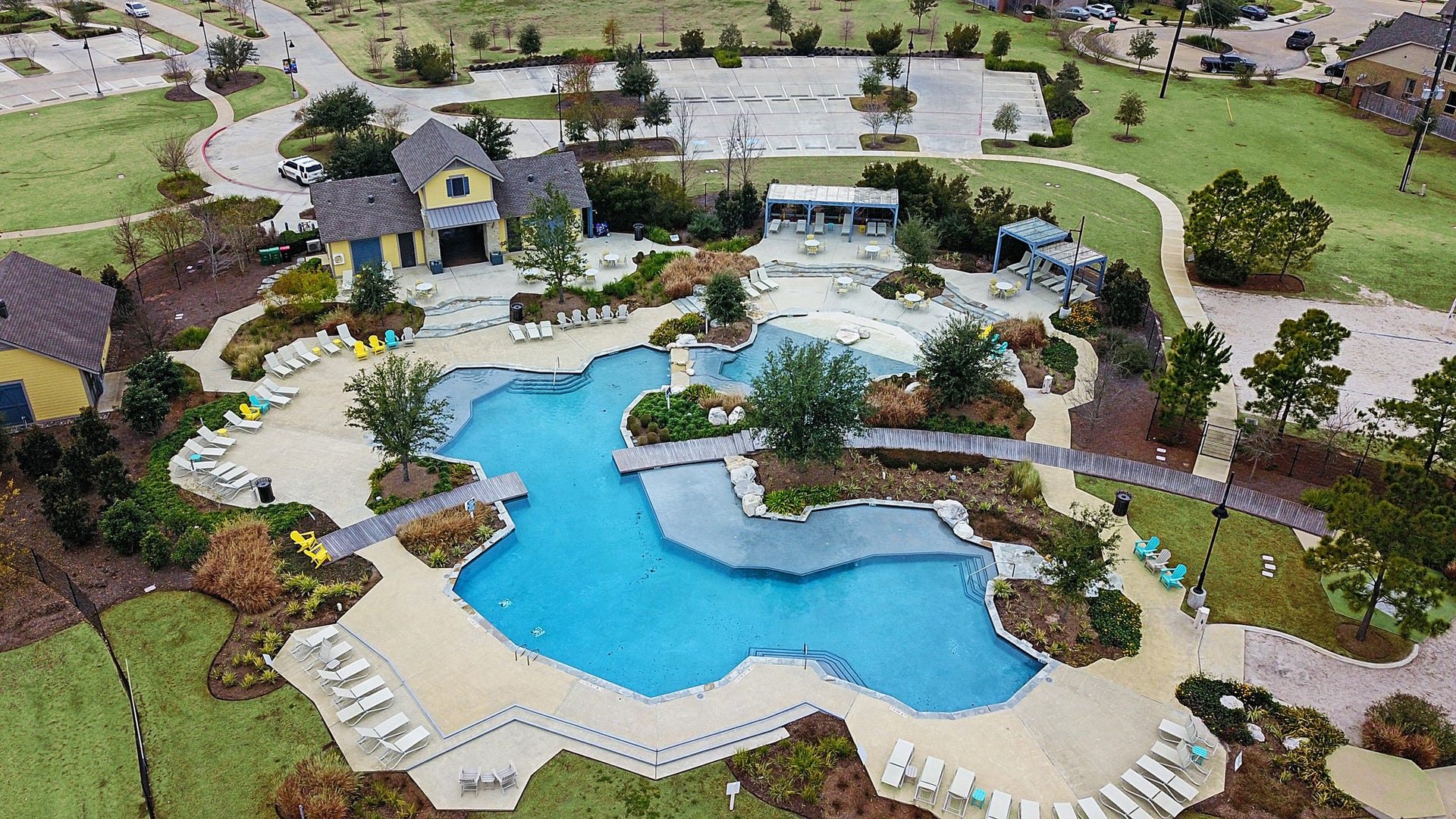2843 Five Oaks Drive, Missouri City, TX 77459 The Sawmill Lake Club has a sparkling pool, ready for long hot summer days of sunshine and exciting games of Marco Polo with neighborhood friends.