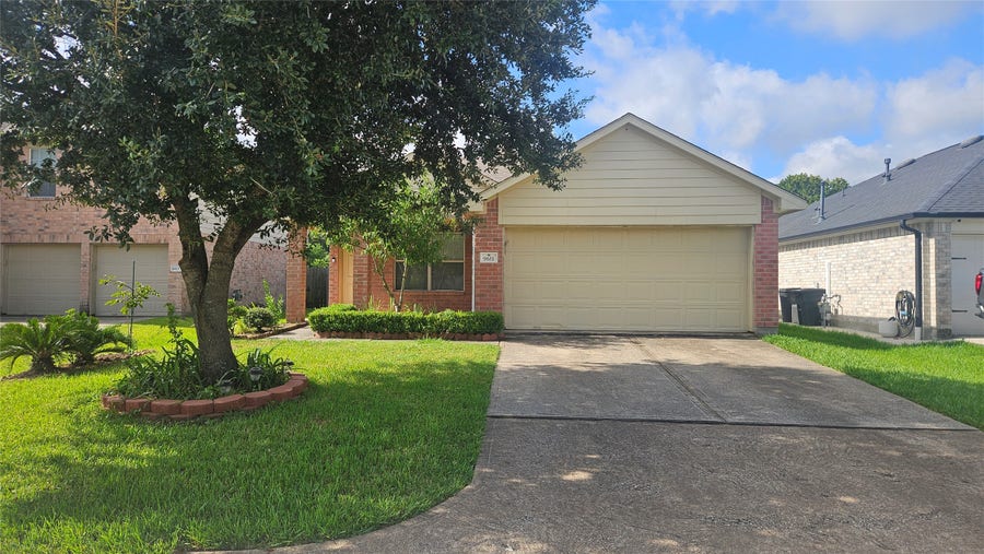 Property photo for 9611 Drummond Cliff, Houston, TX