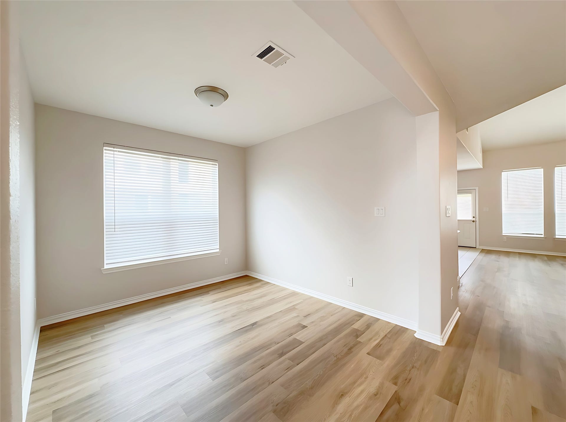 662 W Linnwood Drive, Woodbranch, TX 77357 Formal Dining