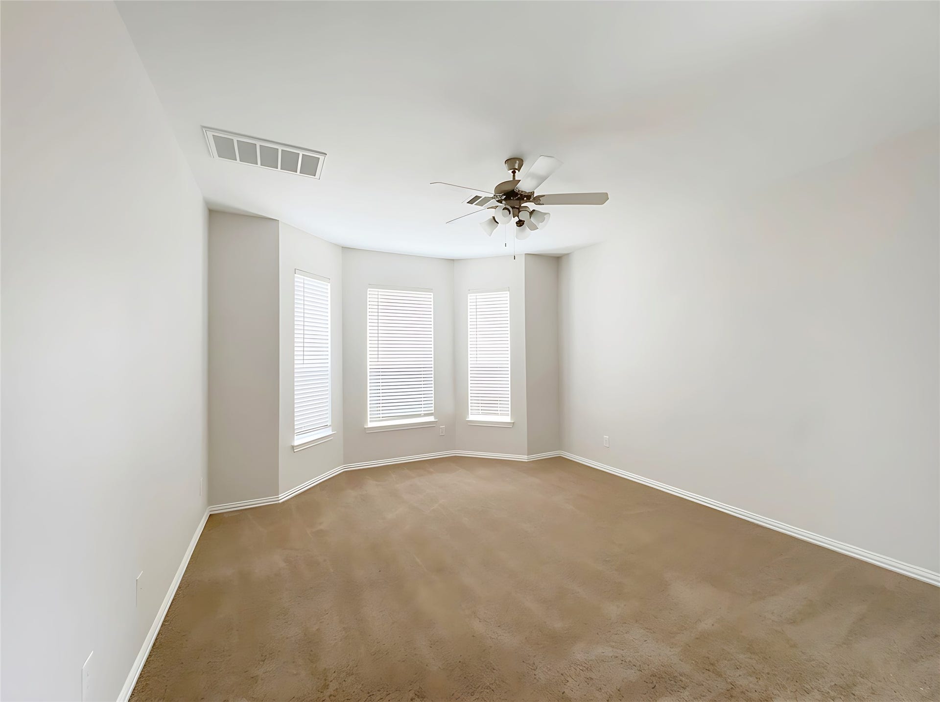 662 W Linnwood Drive, Woodbranch, TX 77357 Primery Bed - 1st Floor