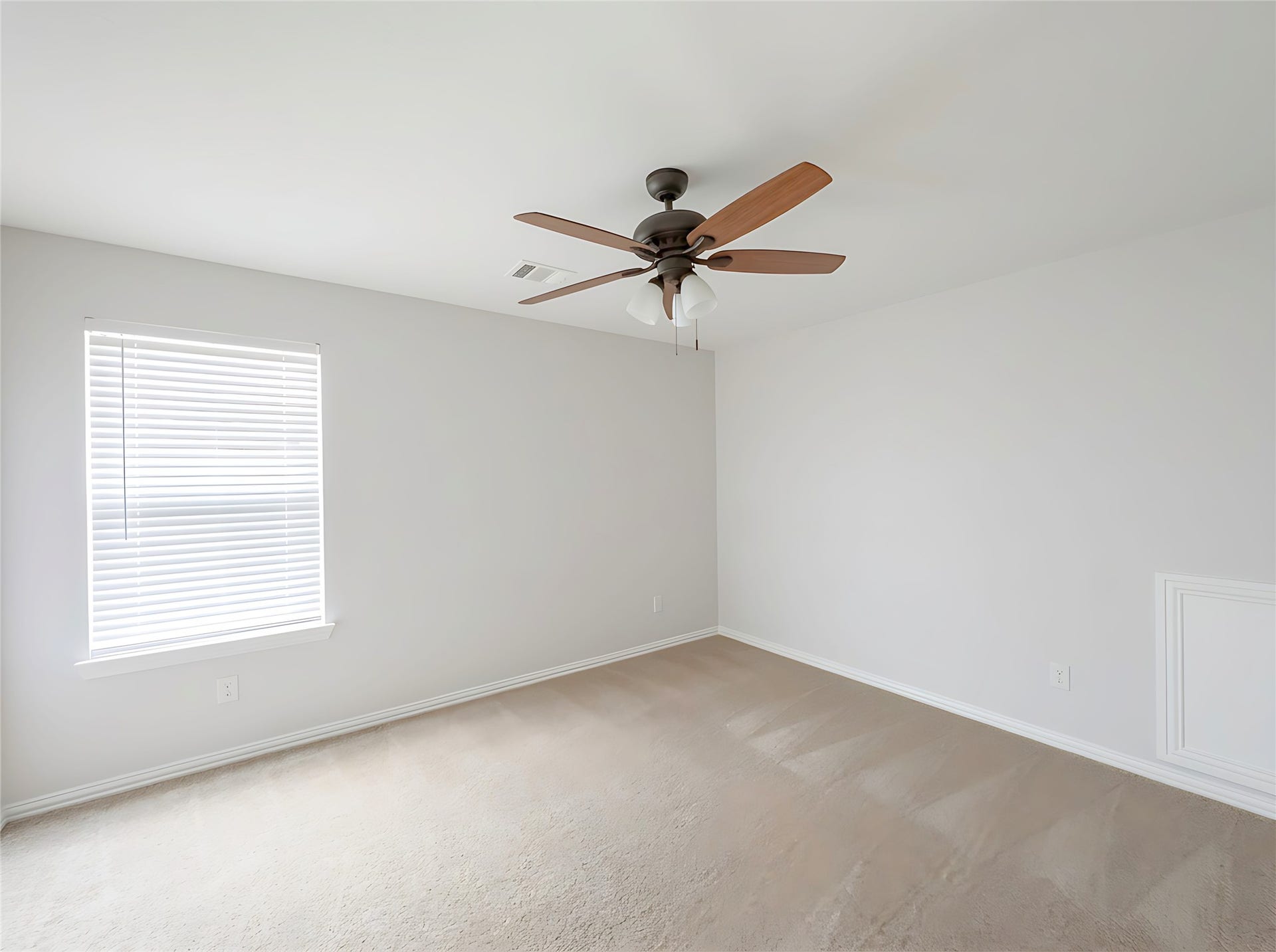 662 W Linnwood Drive, Woodbranch, TX 77357 Bedroom 3