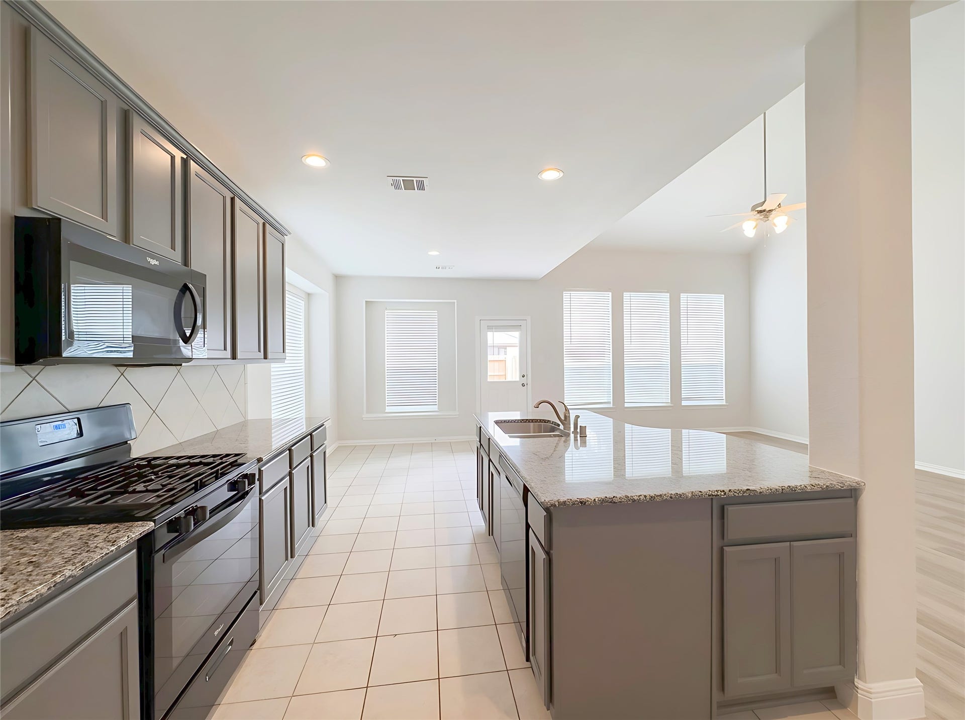 662 W Linnwood Drive, Woodbranch, TX 77357 662 W Linnwood Drive, Woodbranch, TX 77357