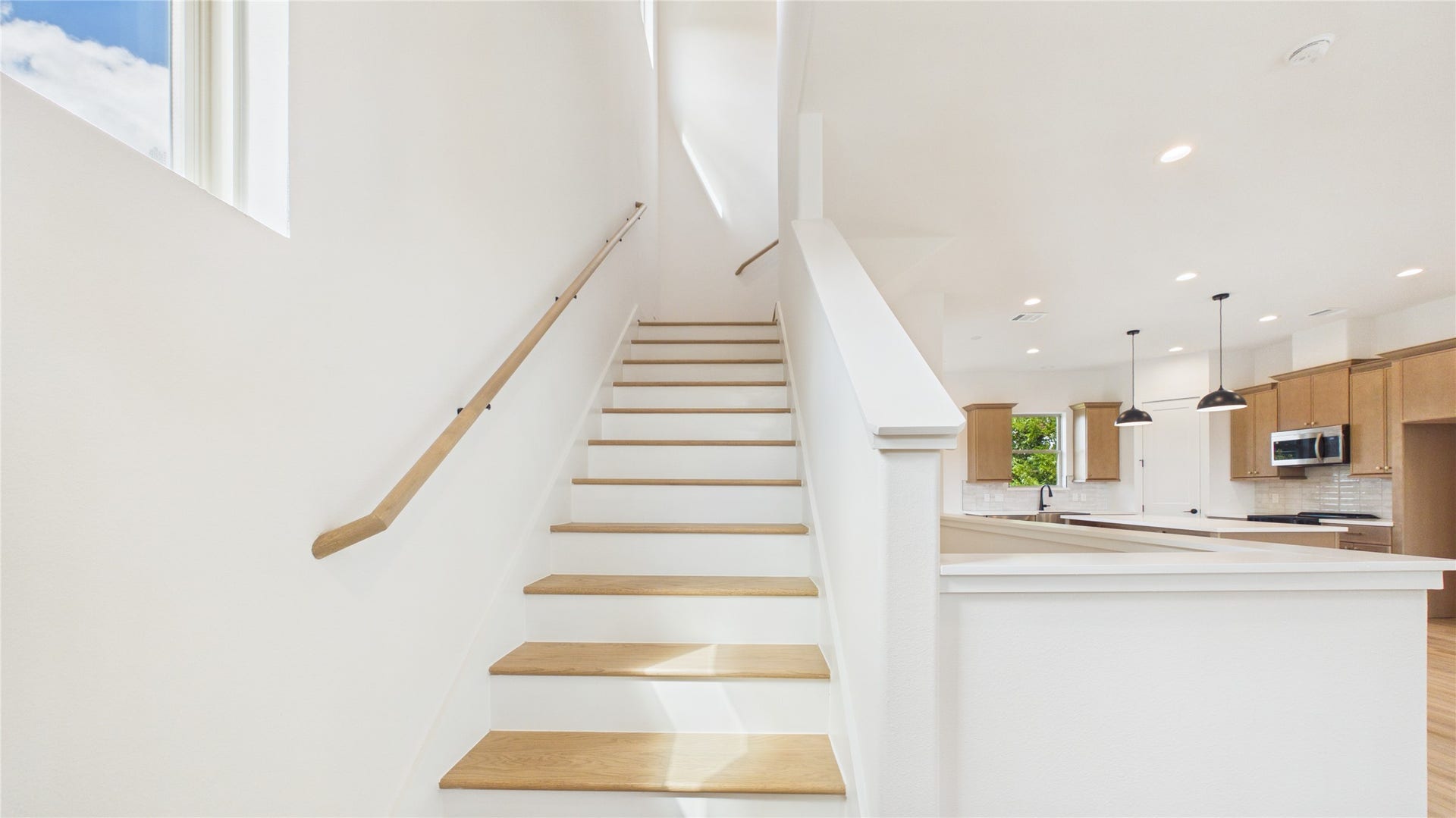 4203 Arlington Street, Houston, TX 77018 Second floor Stairs
