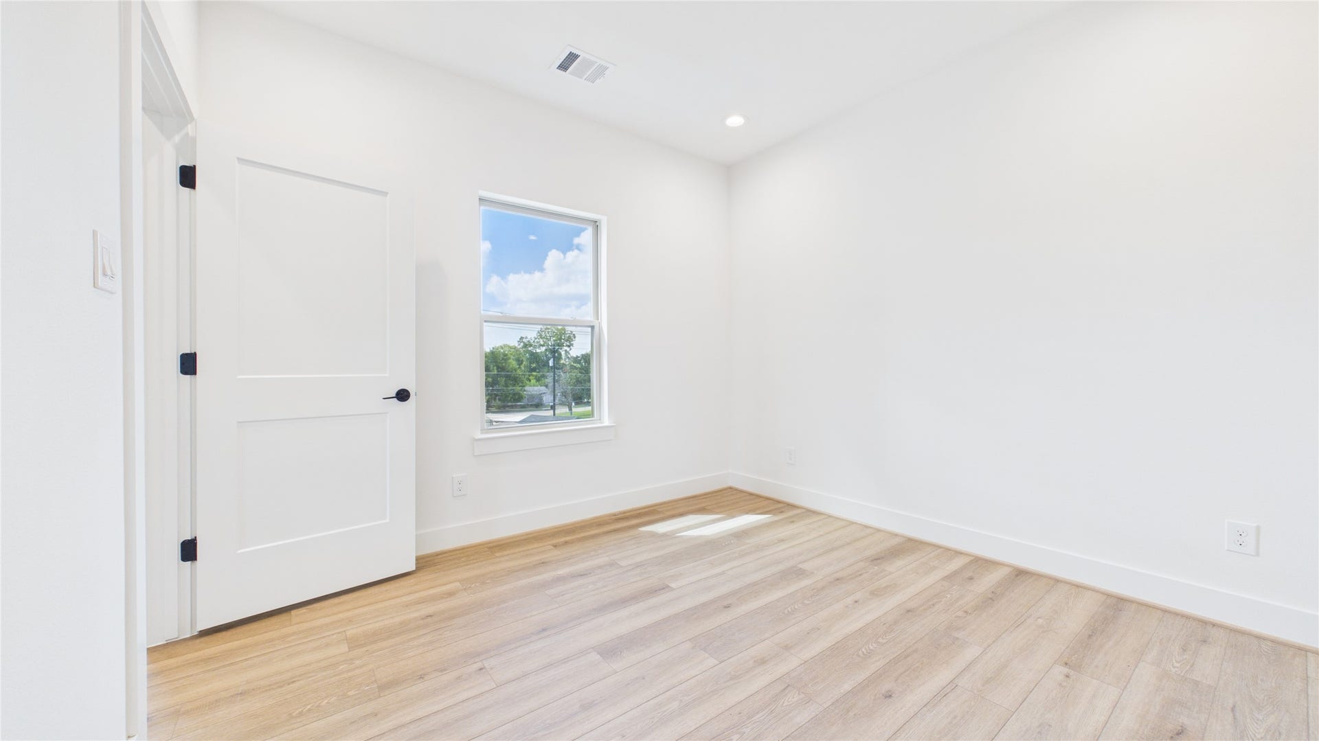 4203 Arlington Street, Houston, TX 77018 Bedroom 2 Third floor