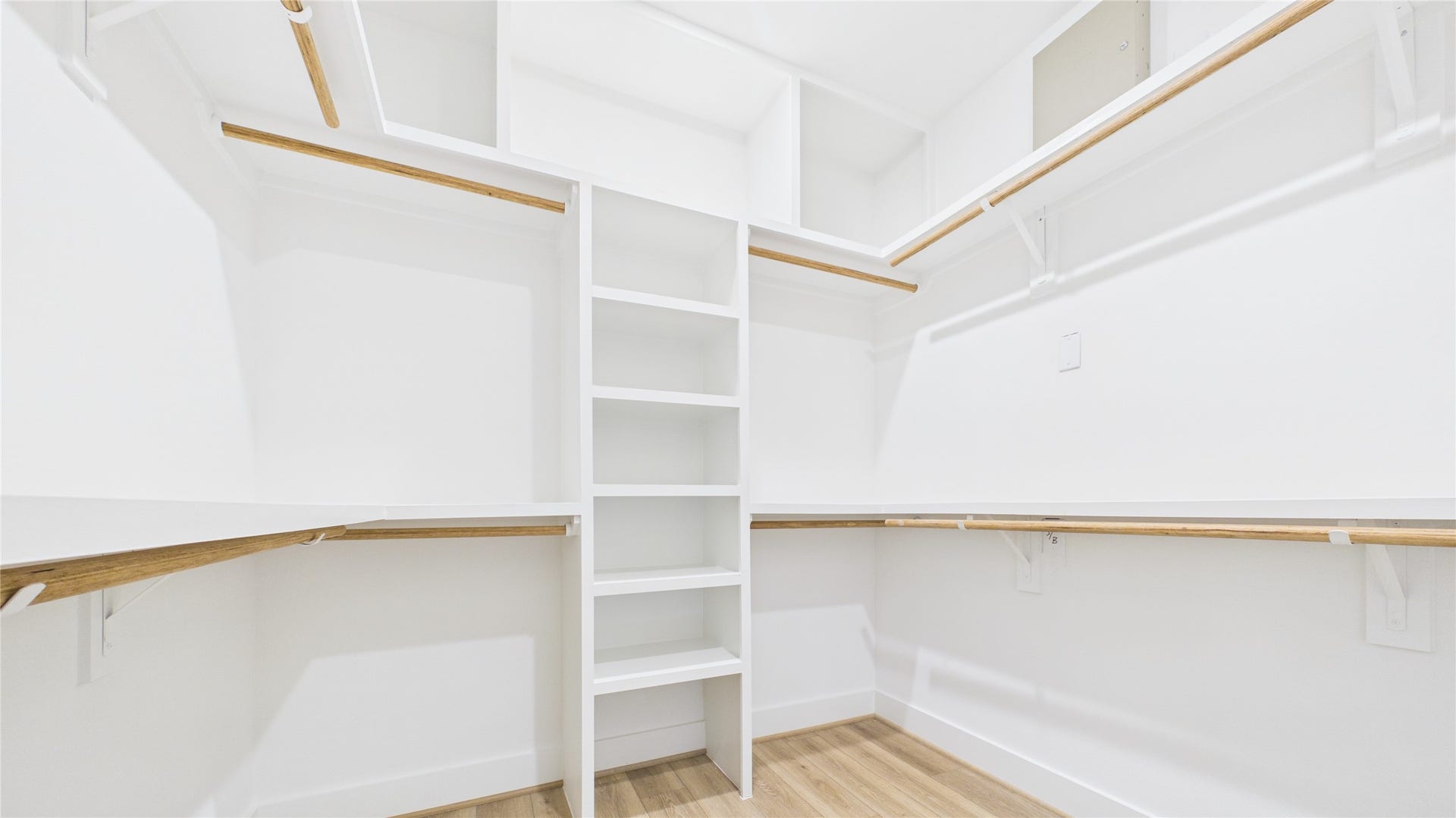 4203 Arlington Street, Houston, TX 77018 Primary closet