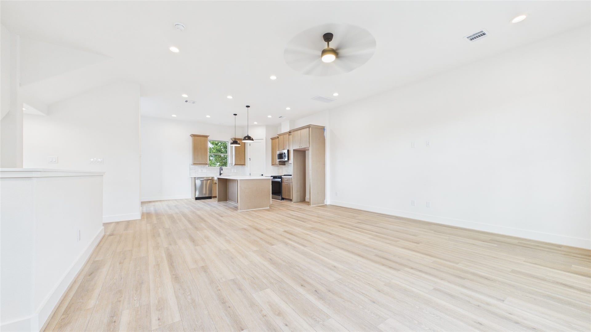4203 Arlington Street, Houston, TX 77018 4203 Arlington Street, Houston, TX 77018