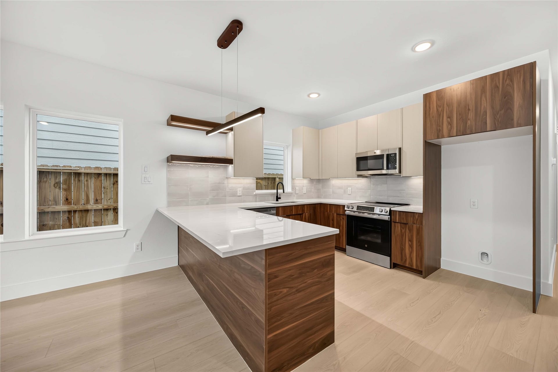 959 Ringold Street, #A/B, Houston, TX 77088 959 Ringold Street, #A/B, Houston, TX 77088