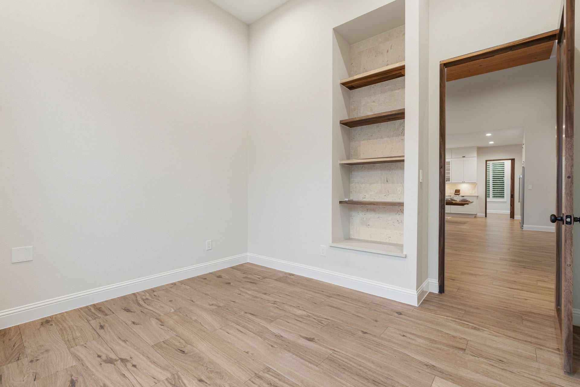 25202 Tara Bend Court, Tomball, TX 77375 Office/Study