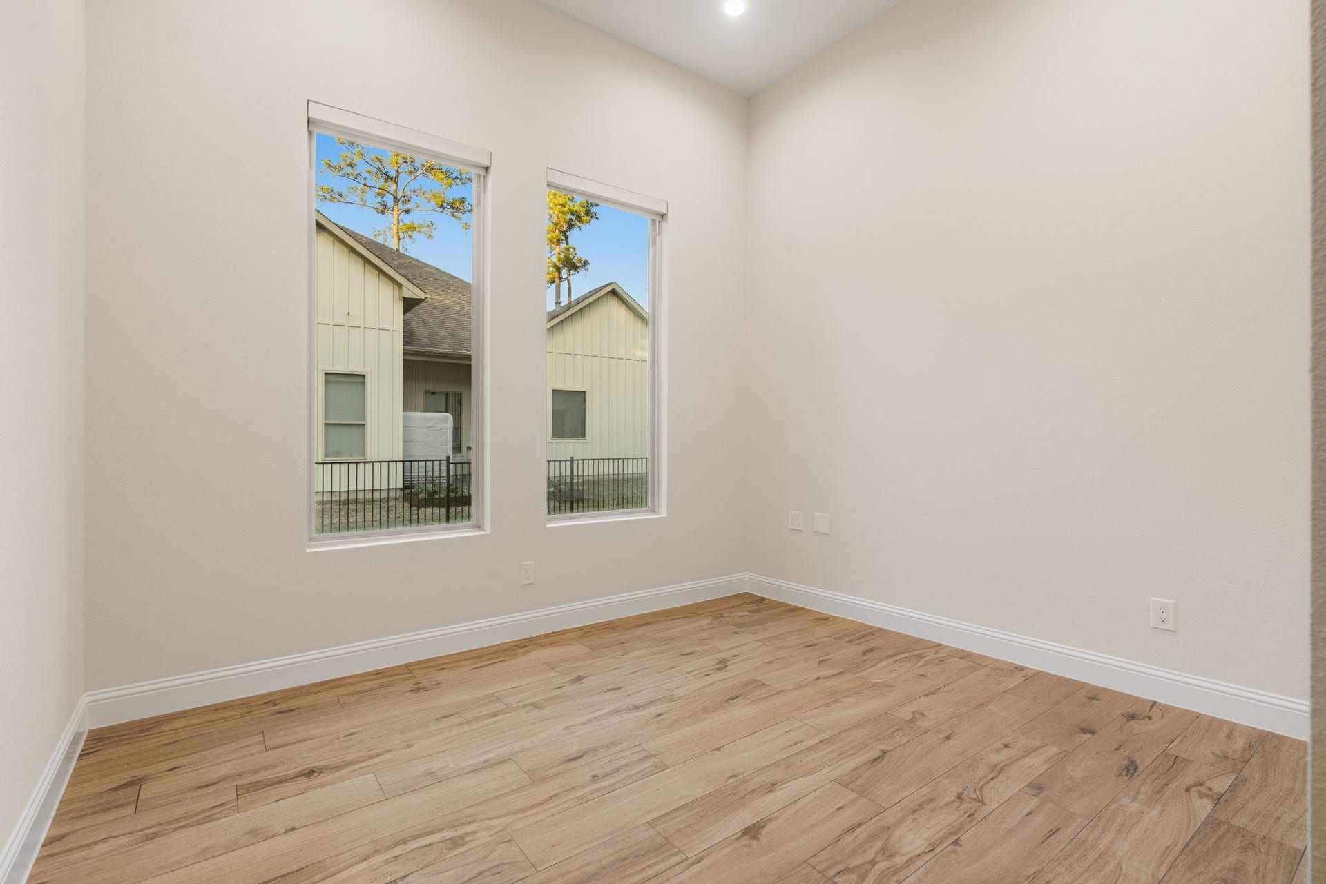25202 Tara Bend Court, Tomball, TX 77375 secondary bedrooms