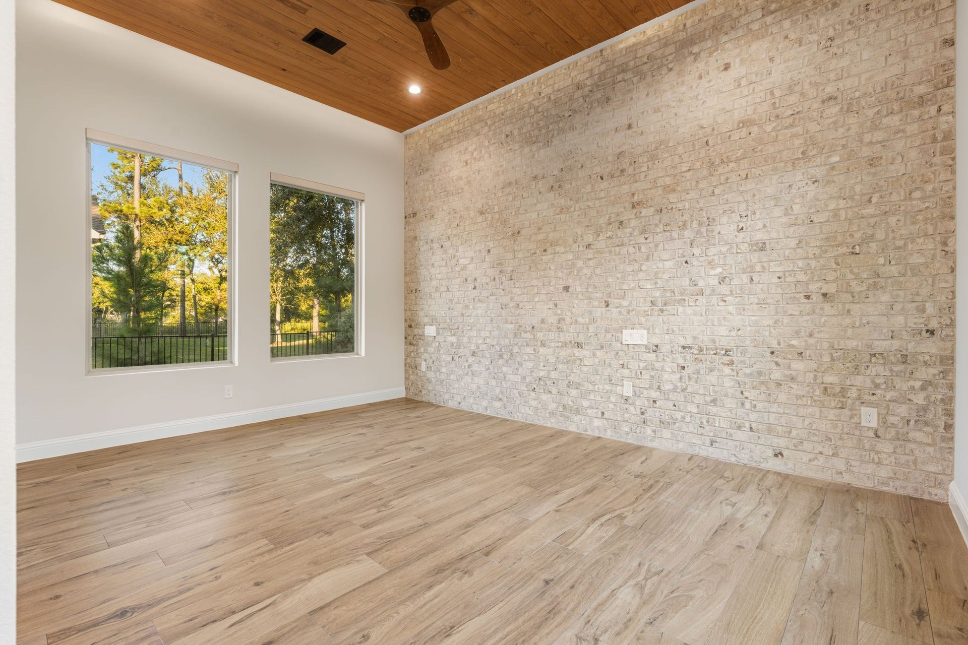 25202 Tara Bend Court, Tomball, TX 77375 Primary bedroom