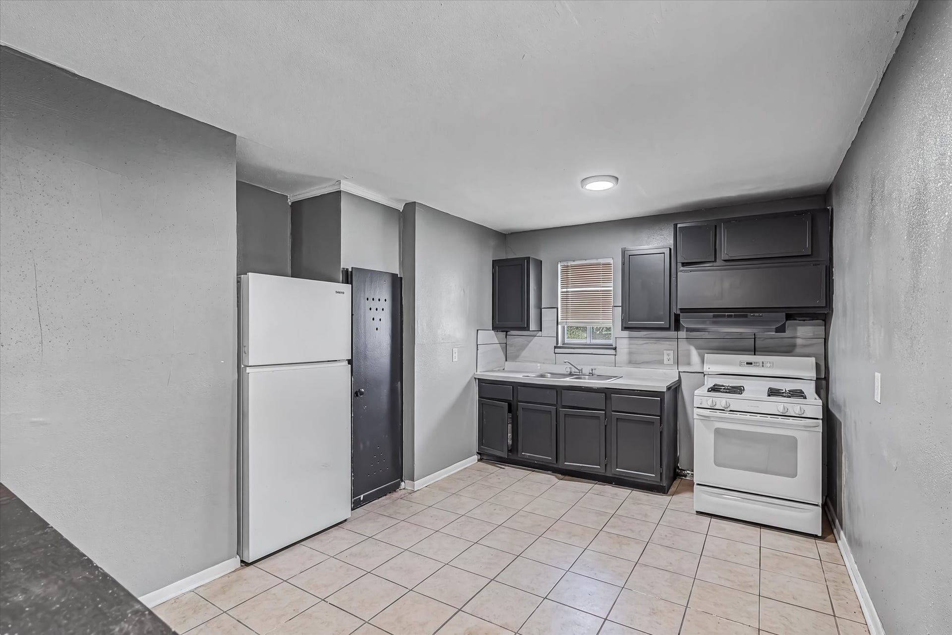 5534 Arapahoe Street, #4, Houston, TX 77020 5534 Arapahoe Street, #4, Houston, TX 77020