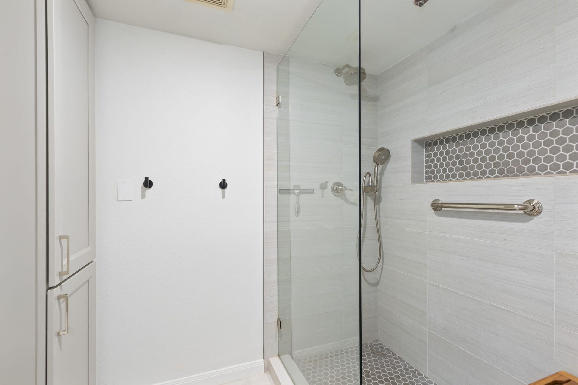 6663 Bayou Glen Road, Houston, TX 77057 6663 Bayou Glen Road, Houston, TX 77057
