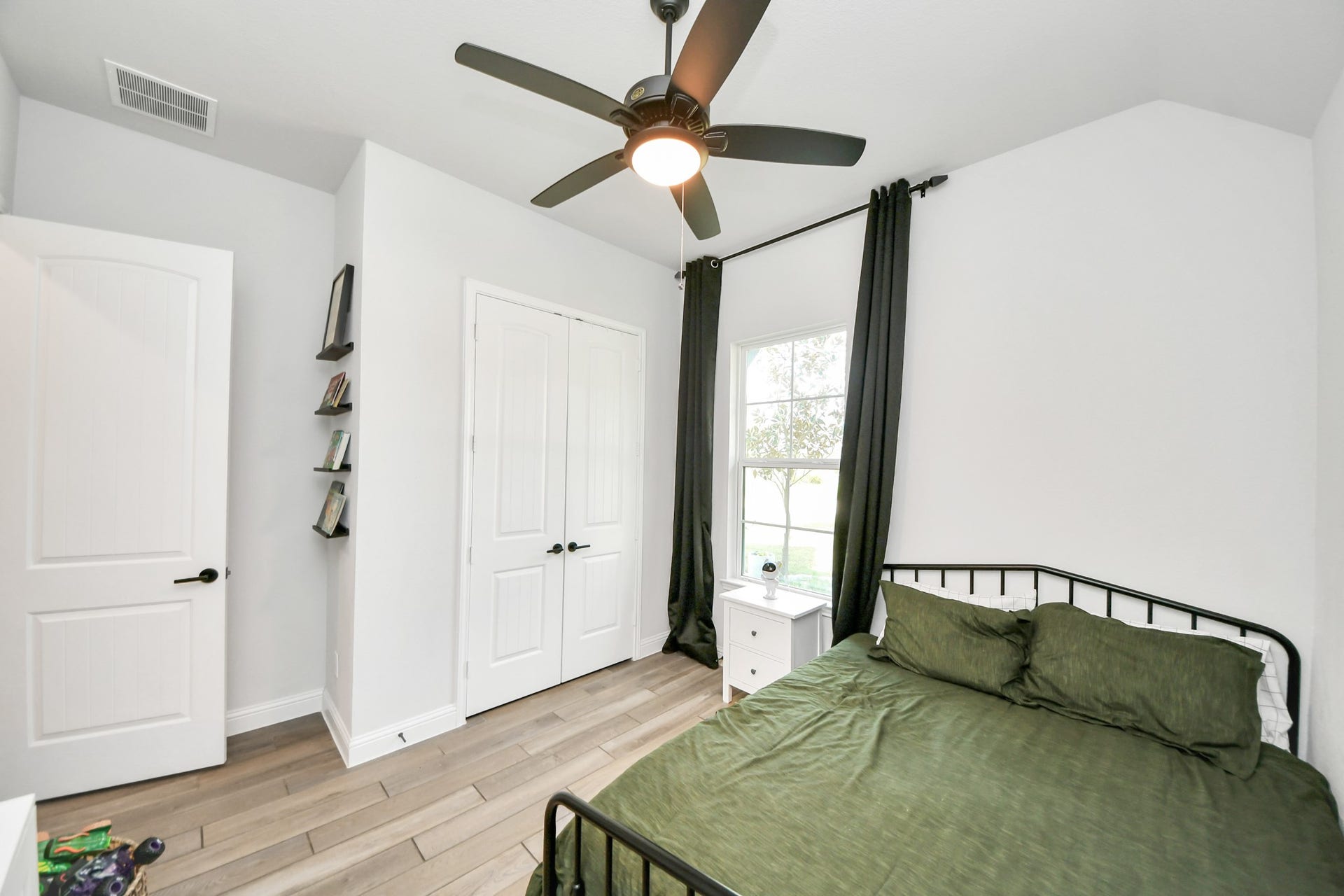 603 Running Iron Lane, Magnolia, TX 77354