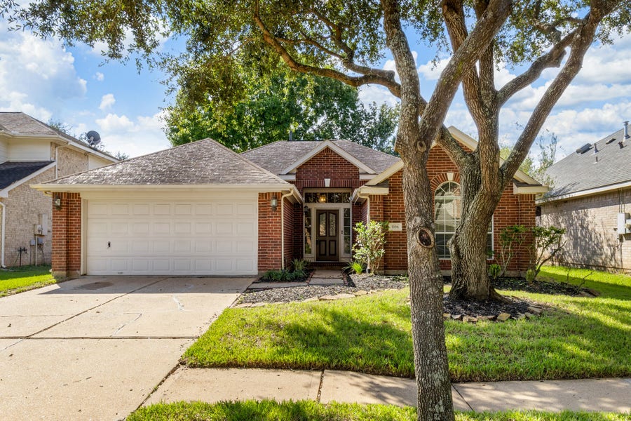 Property photo for 1106 Kerri ct Court, Sugar Land, TX