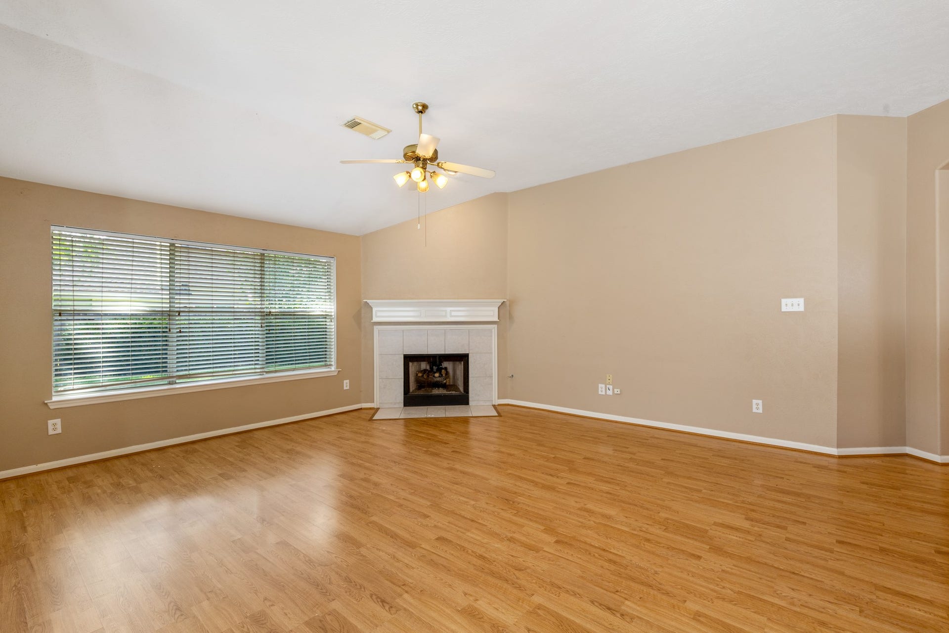 1106 Kerri ct Court, Sugar Land, TX 77479 1106 Kerri ct Court, Sugar Land, TX 77479