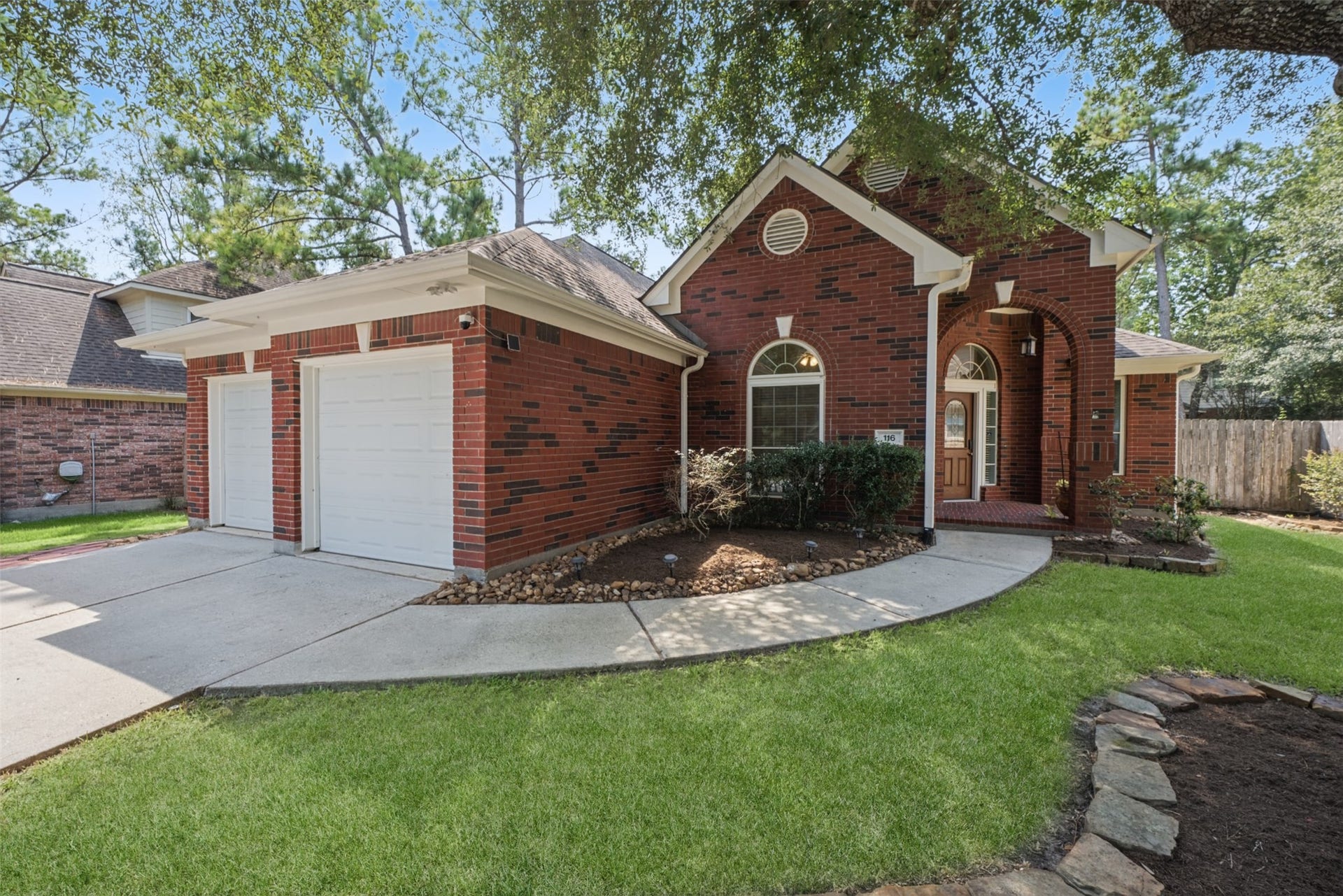 116 N Acacia Park Circle, The Woodlands, TX 77832 116 N Acacia Park Circle, The Woodlands, TX 77832