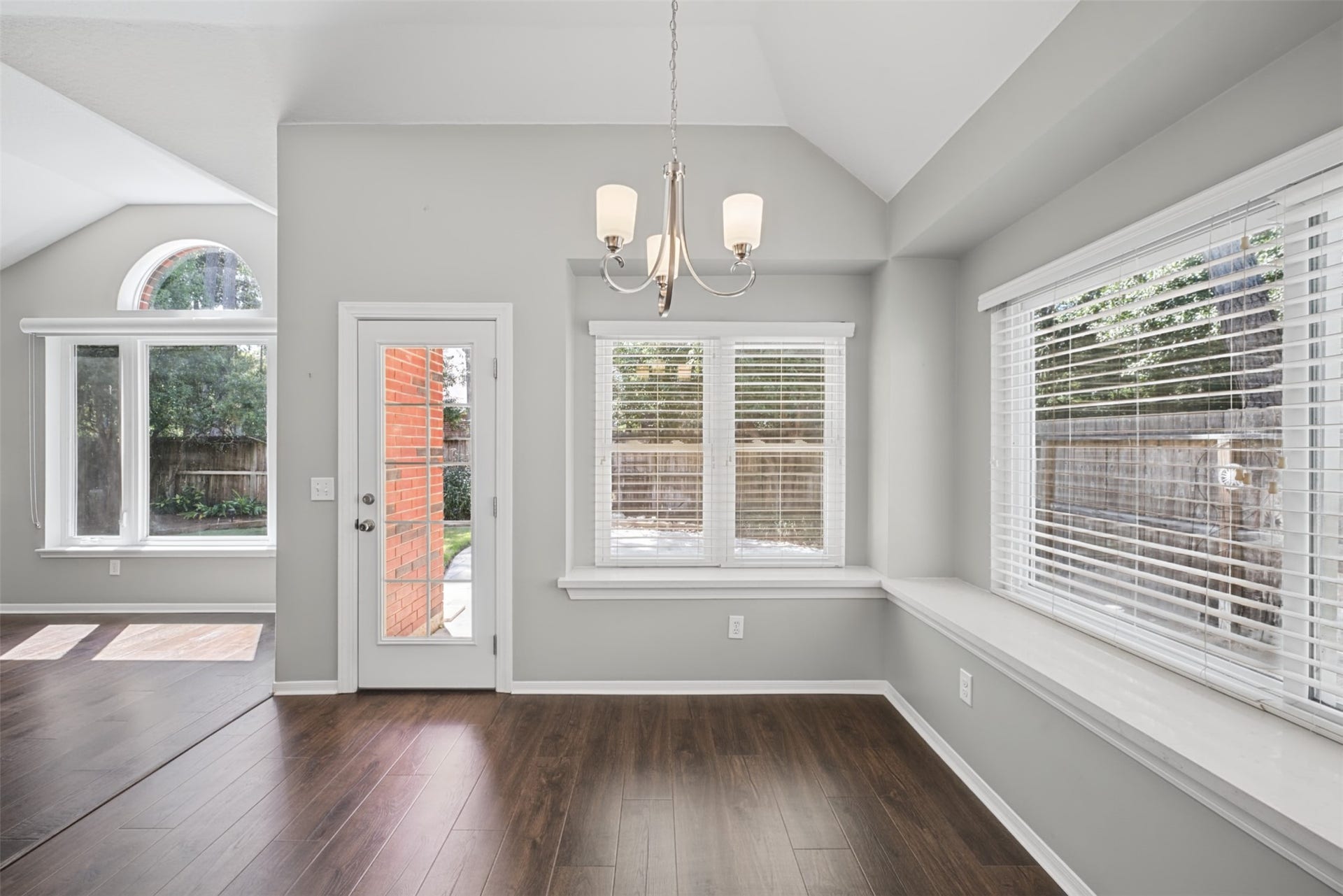 116 N Acacia Park Circle, The Woodlands, TX 77832 116 N Acacia Park Circle, The Woodlands, TX 77832