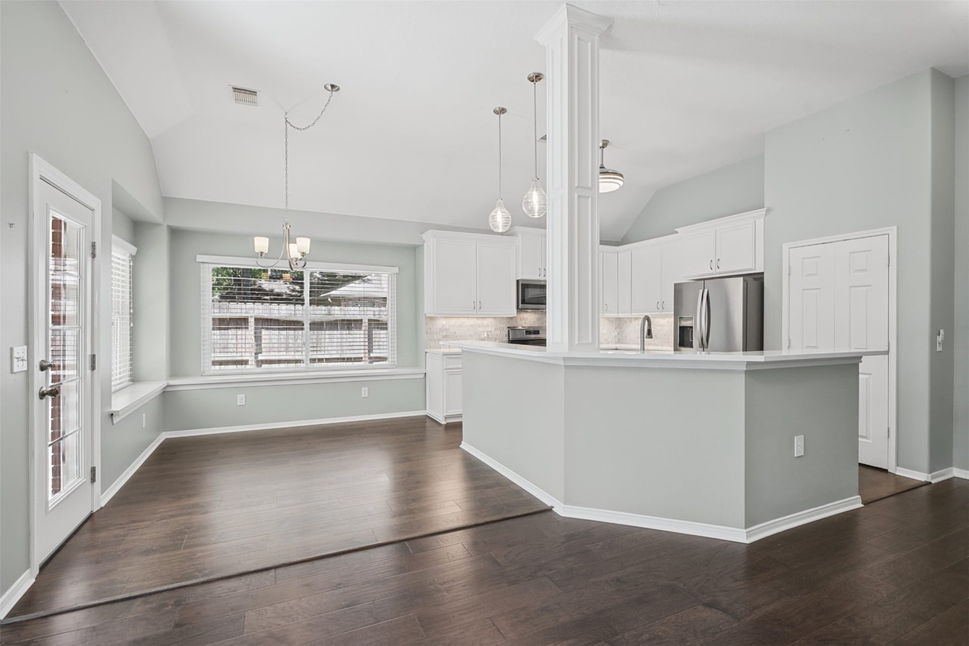 116 N Acacia Park Circle, The Woodlands, TX 77832 116 N Acacia Park Circle, The Woodlands, TX 77832