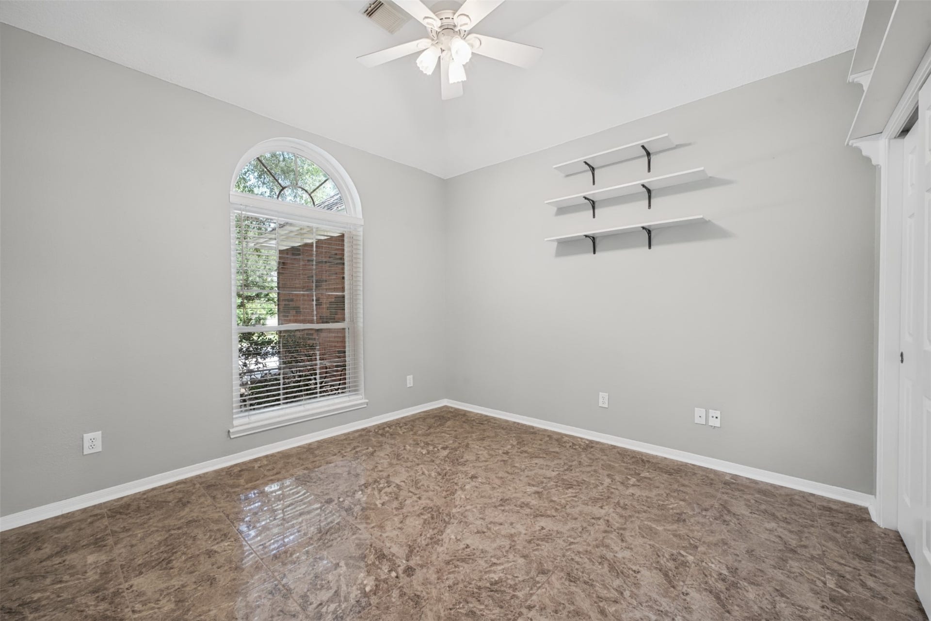 116 N Acacia Park Circle, The Woodlands, TX 77832 116 N Acacia Park Circle, The Woodlands, TX 77832