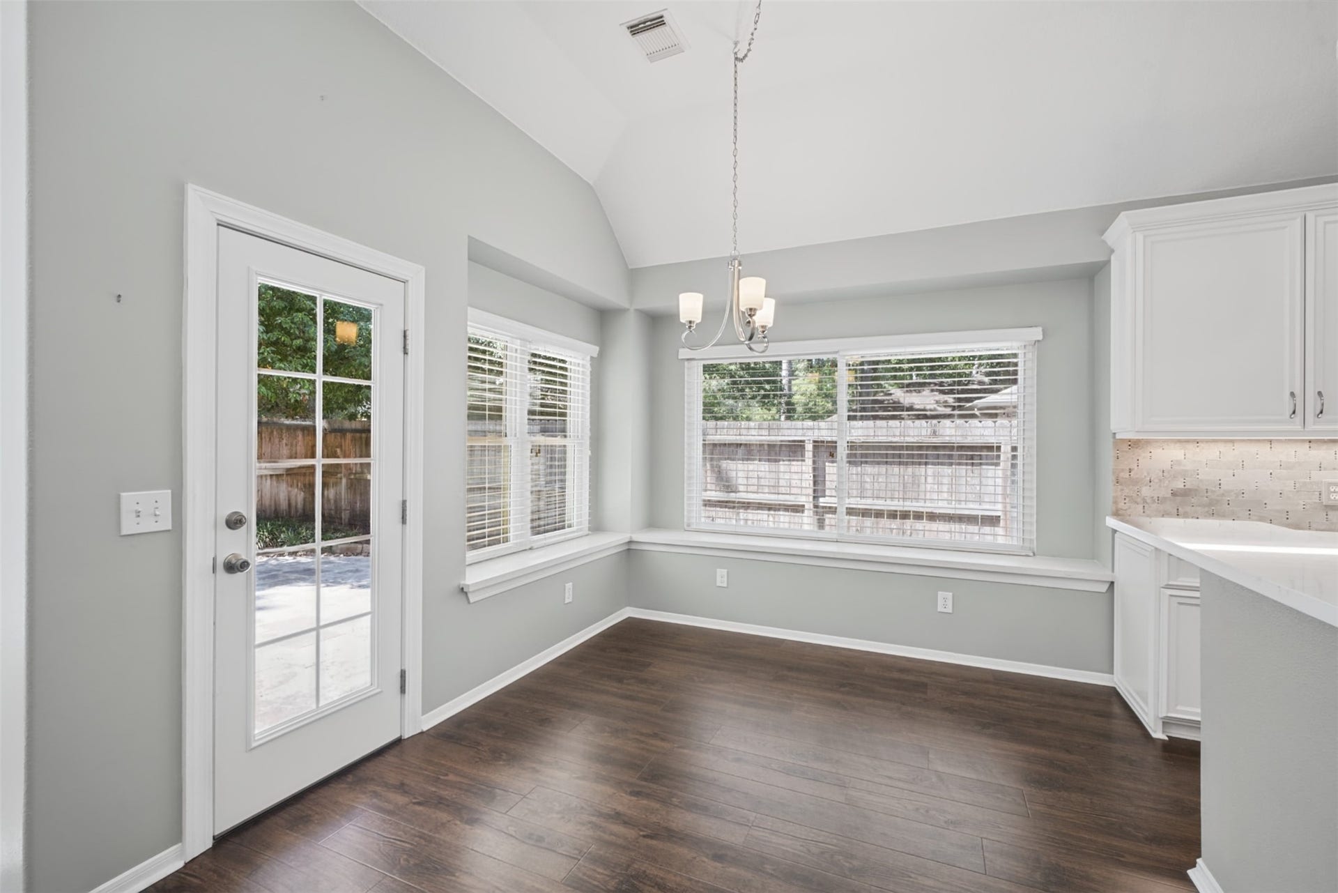 116 N Acacia Park Circle, The Woodlands, TX 77832 116 N Acacia Park Circle, The Woodlands, TX 77832