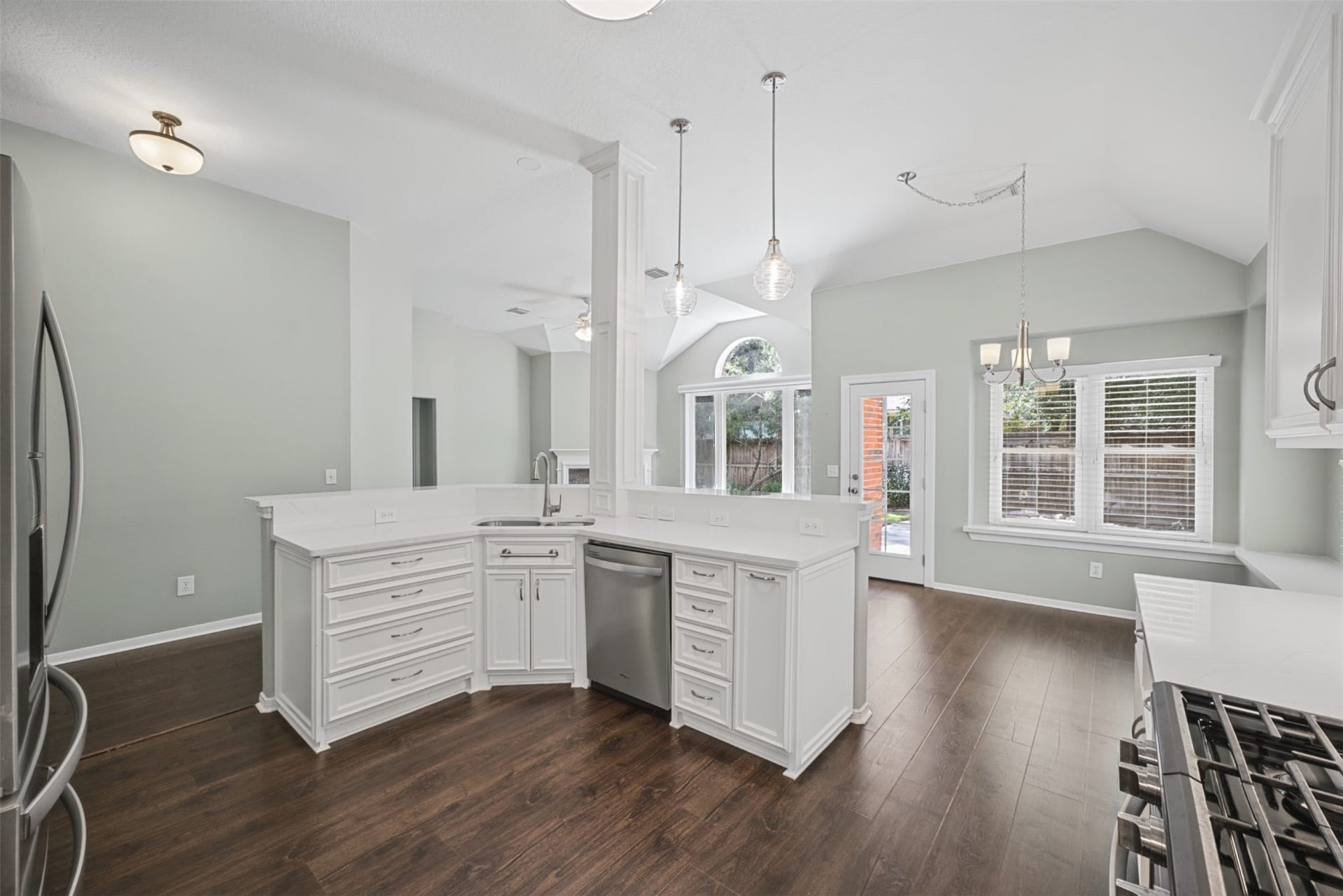 116 N Acacia Park Circle, The Woodlands, TX 77832 116 N Acacia Park Circle, The Woodlands, TX 77832