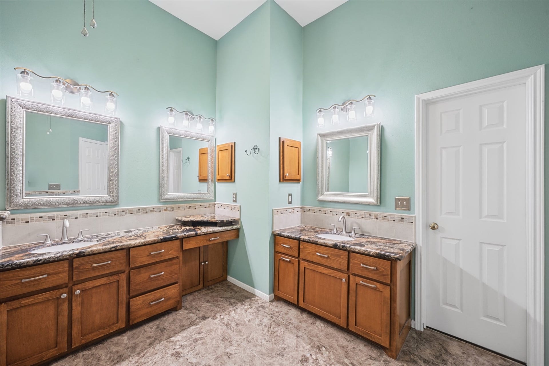 116 N Acacia Park Circle, The Woodlands, TX 77832 116 N Acacia Park Circle, The Woodlands, TX 77832
