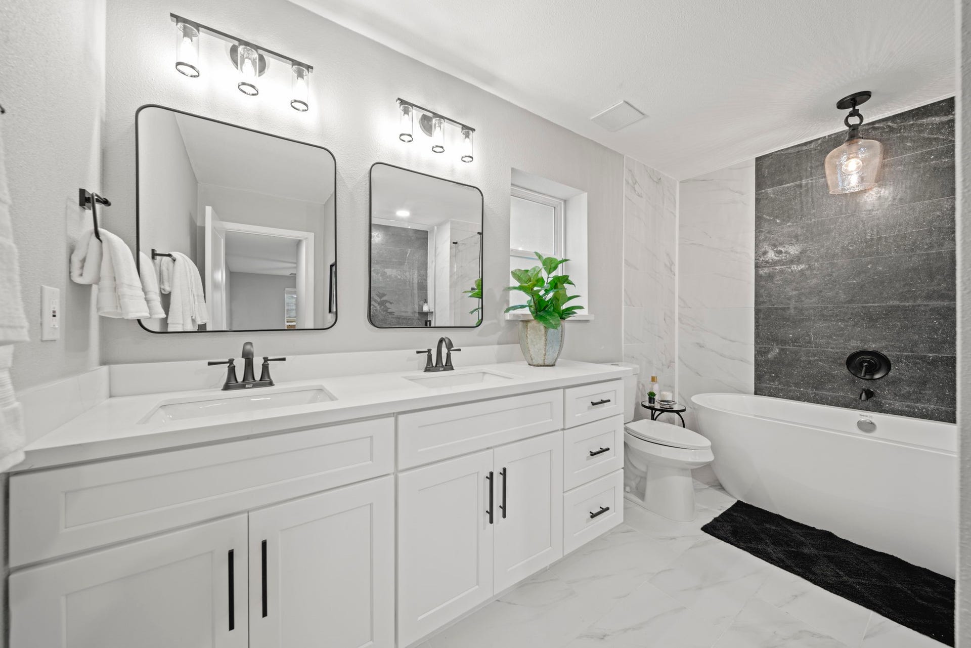 27 Lazy Morning Place, The Woodlands, TX 77381 Master bathroom
