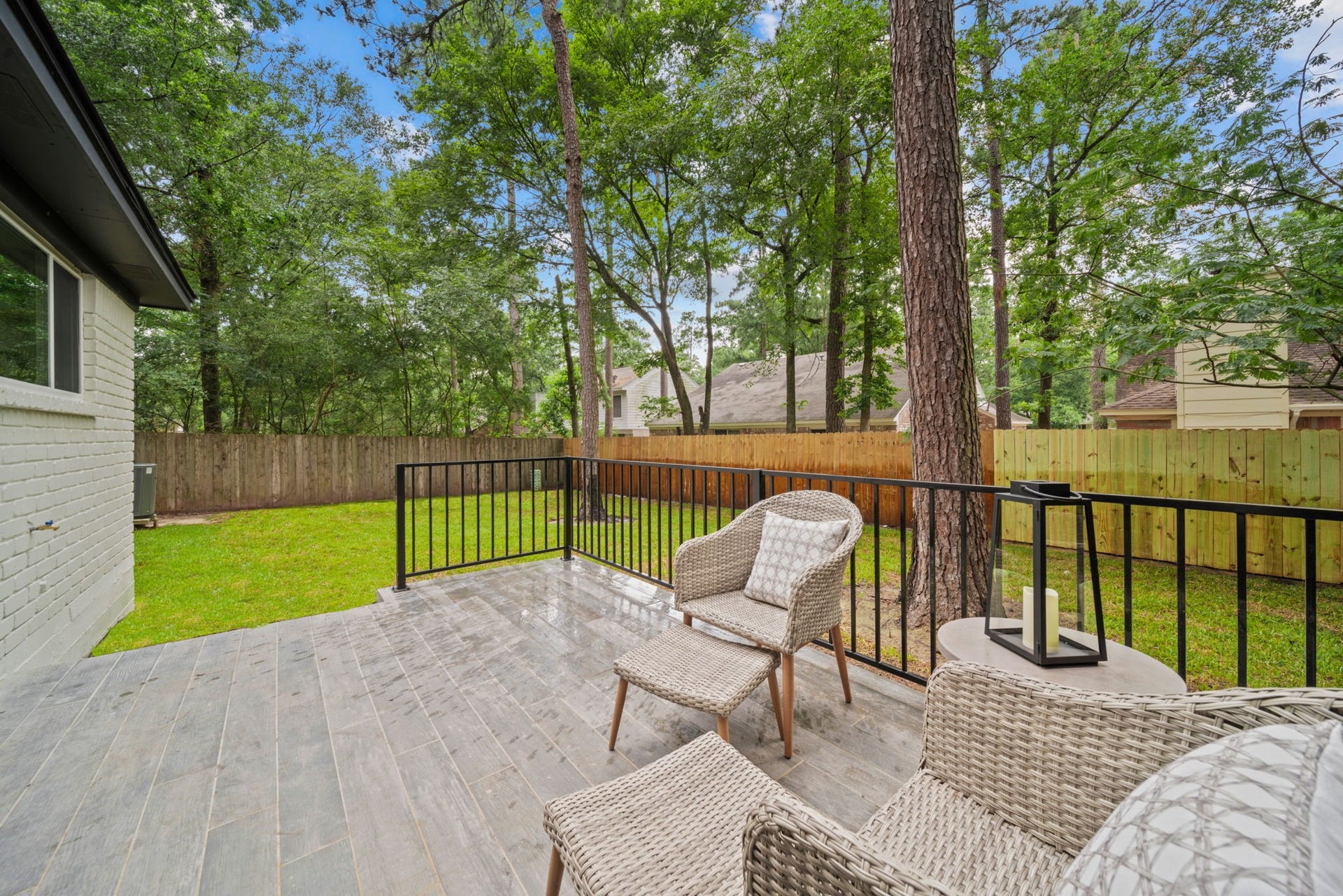 27 Lazy Morning Place, The Woodlands, TX 77381 Patio/deck