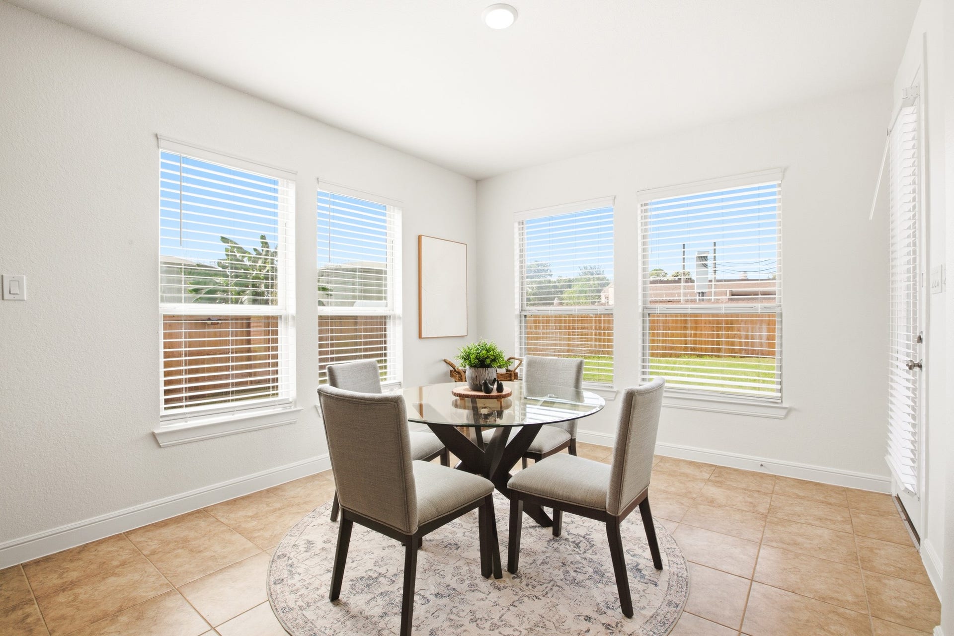 6639 Brady Springs Lane, Sugar Land, TX 77479 Breakfast area
