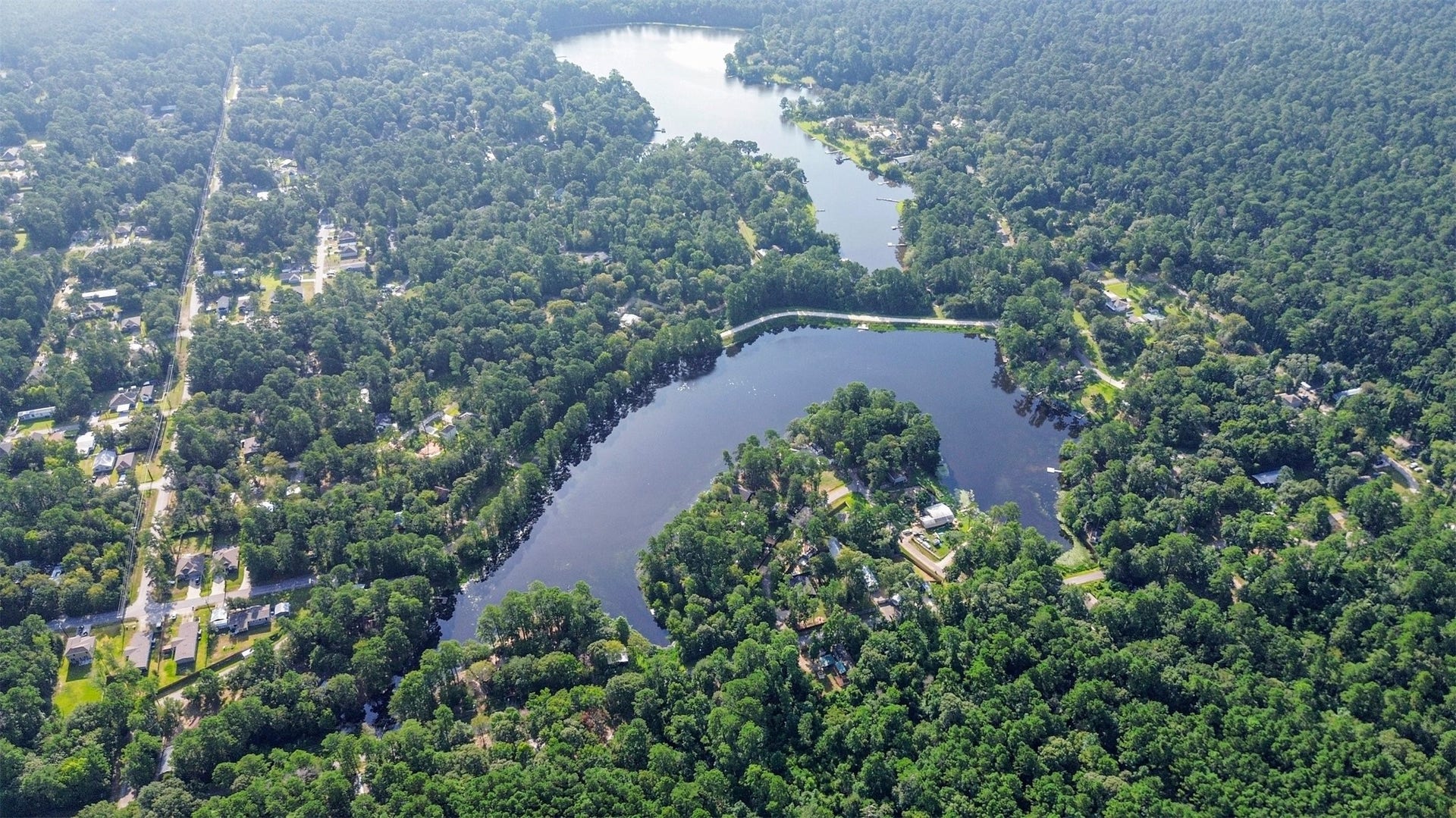 15693 Aspen Dr Drive, Montgomery, TX 77356 Neighborhood Lake fully stocked and just walking distance from the lot