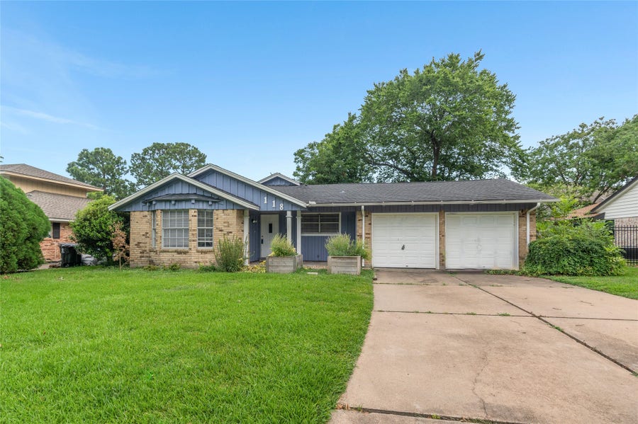 Property photo for 118 E Thornton Road, Houston, TX
