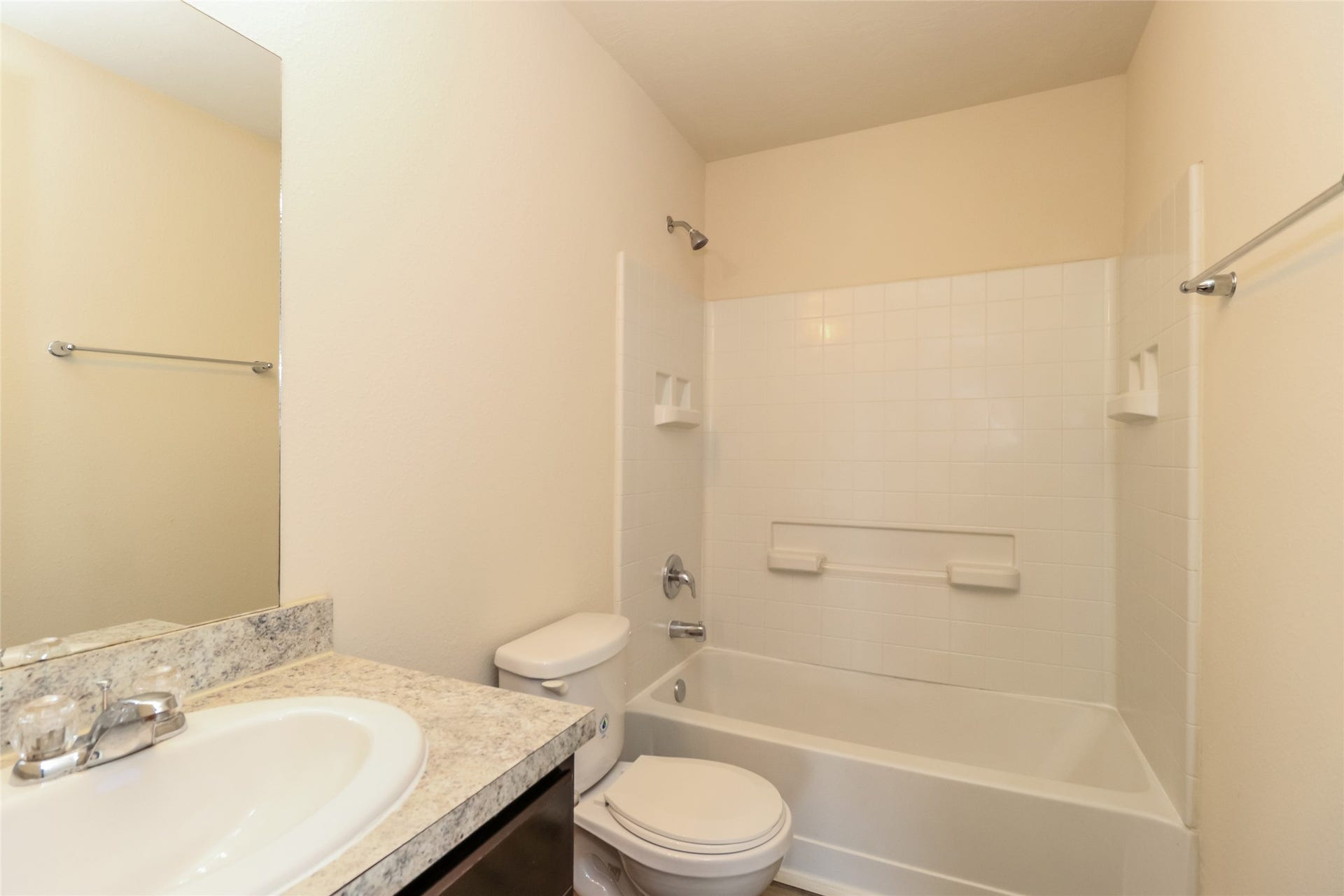 2427 High Island Way, Houston, TX 77073 Photos may be representative of the floor plan and not the exact home. Finishes, layout, and features of the actual property for lease may vary.