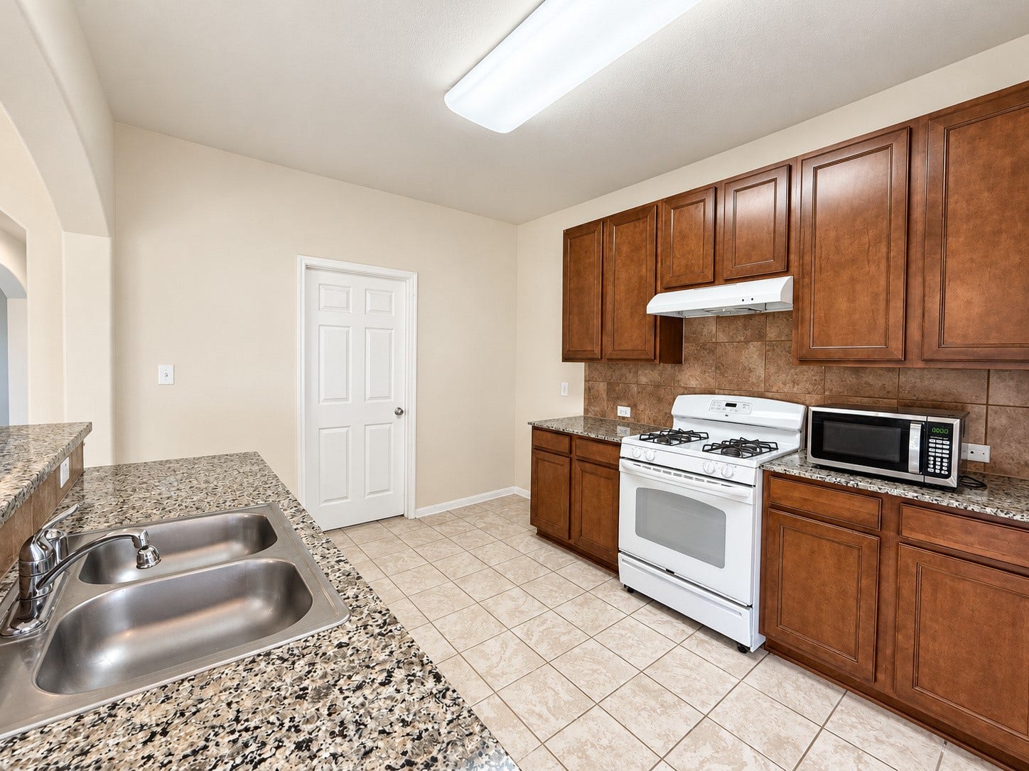 7510 Pavilion Drive, Houston, TX 77083 7510 Pavilion Drive, Houston, TX 77083
