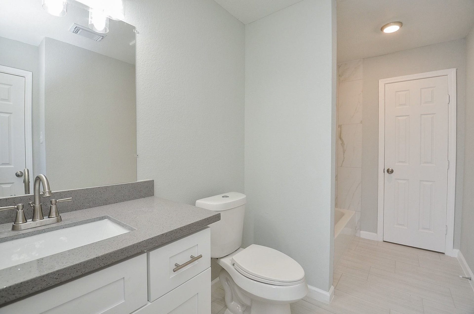 29502 Stapleford Street, Spring, TX 77386 Discover this shared bathroom that is equipped with gorgeous appliances and a shower/tub combination.