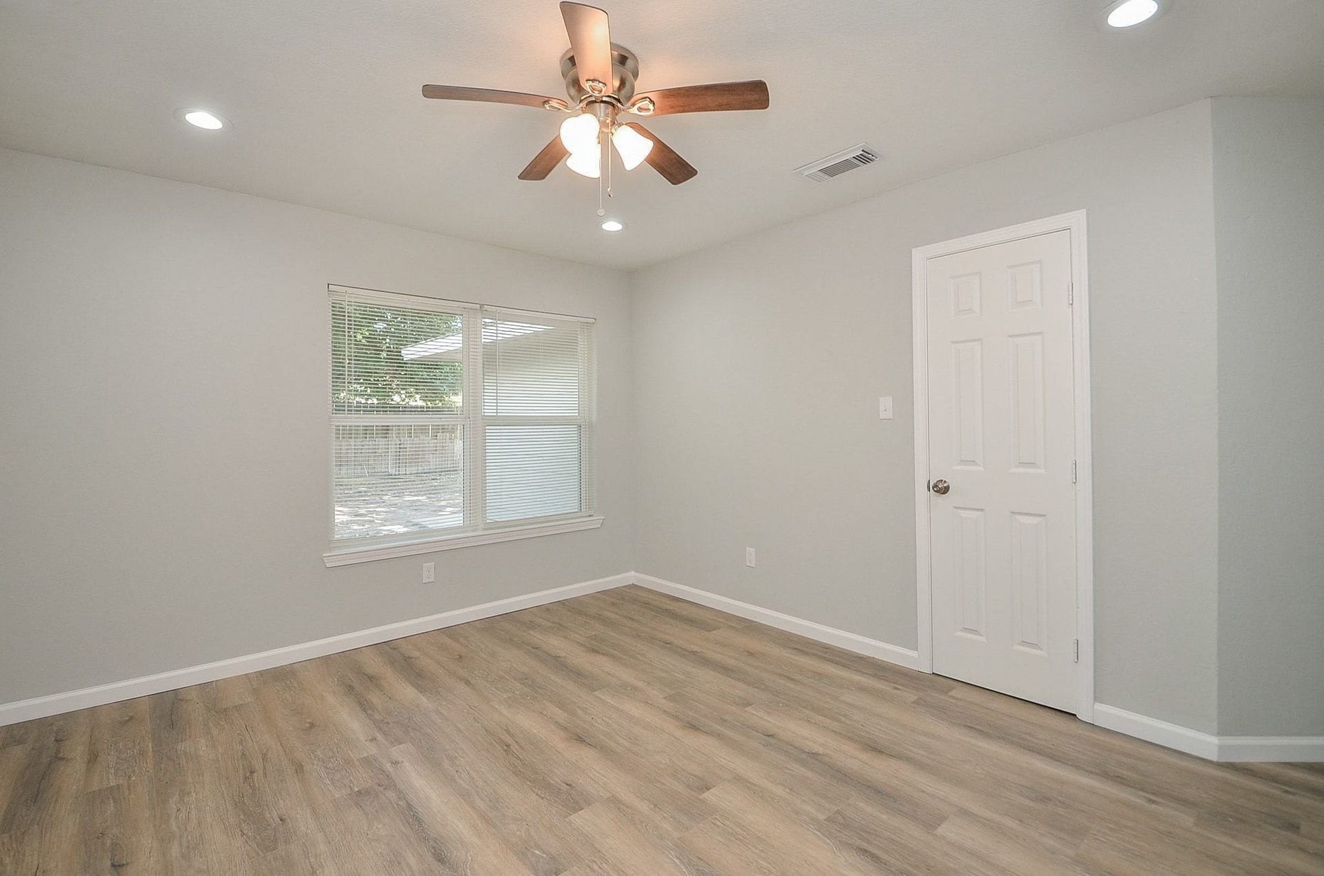 29502 Stapleford Street, Spring, TX 77386 This room is the perfect versatile space to bring your imagination to life.