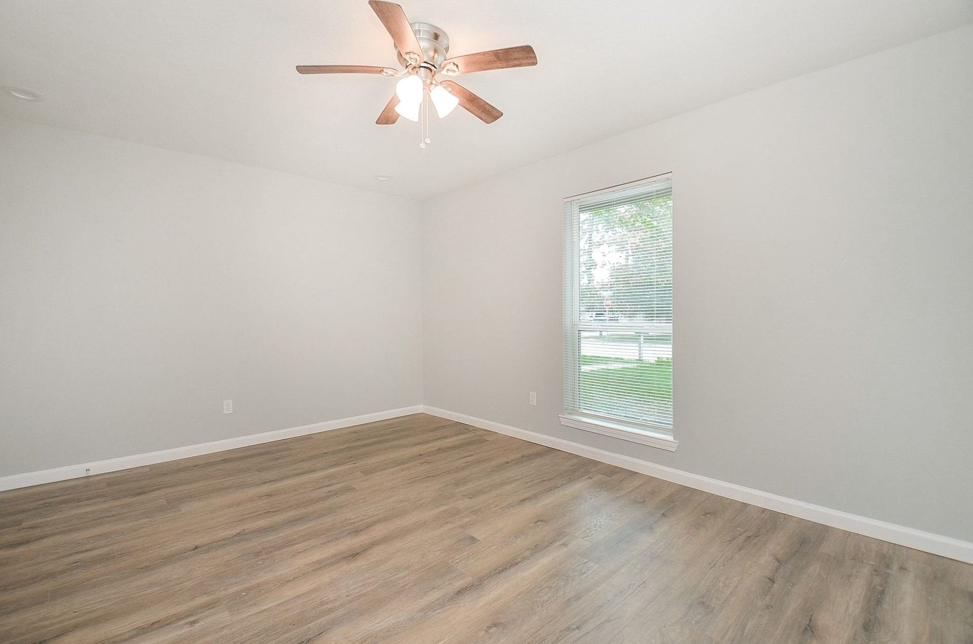 29502 Stapleford Street, Spring, TX 77386 Here is another bedroom. Gorgeous blank canvas for decoration or home office/gym.