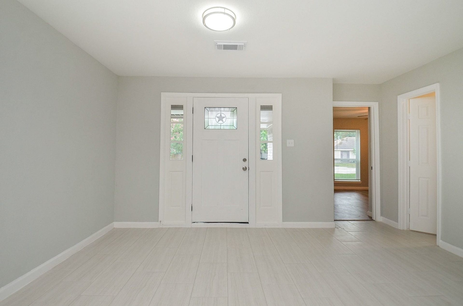 29502 Stapleford Street, Spring, TX 77386 Walk into this spacious entryway.