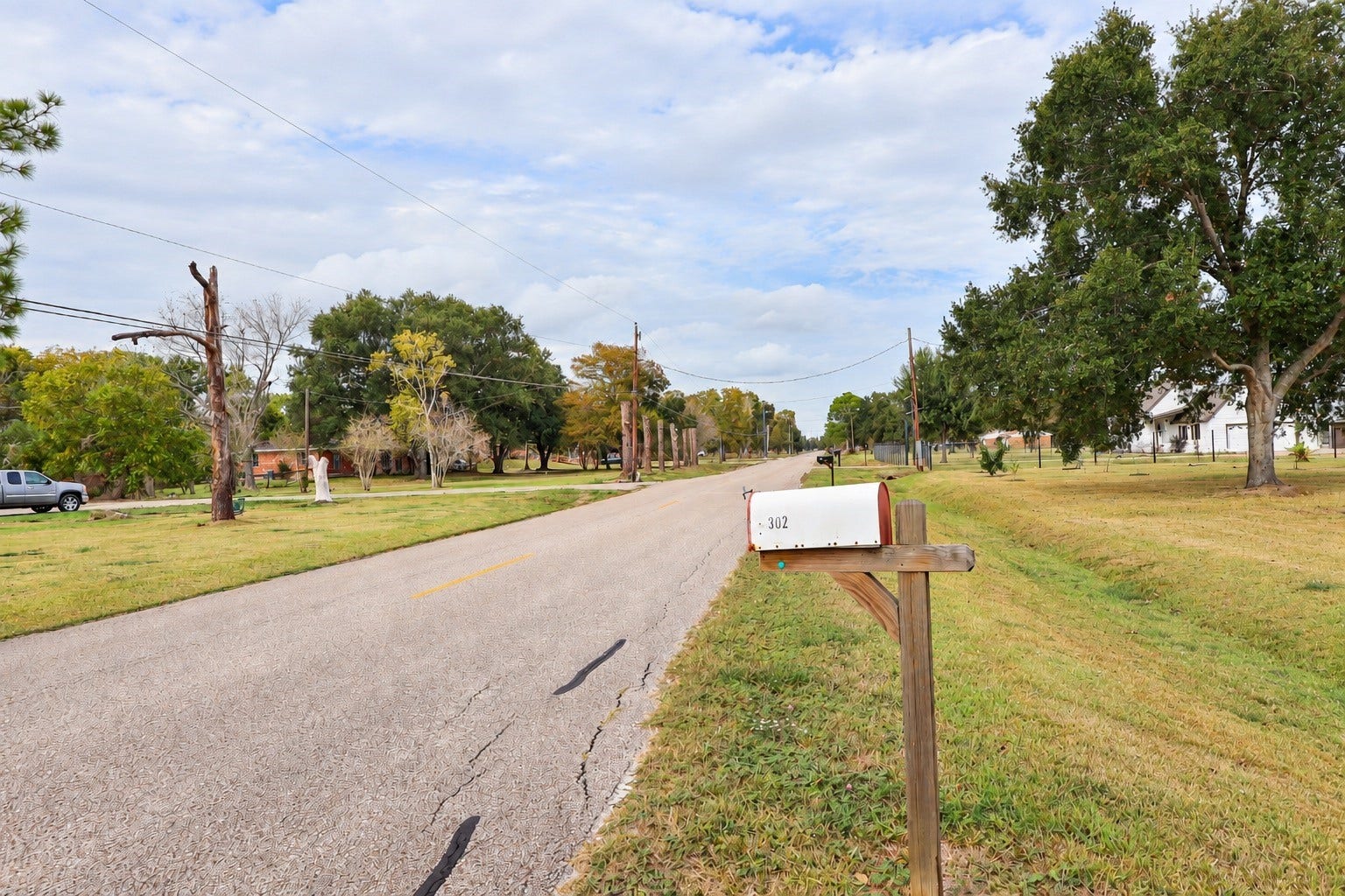 302 County Road 893, Angleton, TX 77515 302 County Road 893, Angleton, TX 77515
