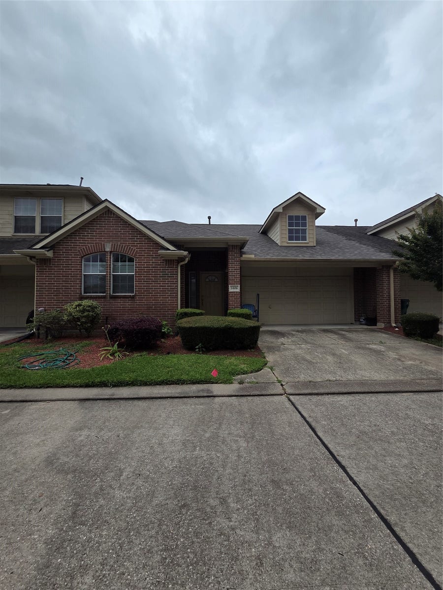 Property photo for 1606 Village Townhome Drive, Pasadena, TX