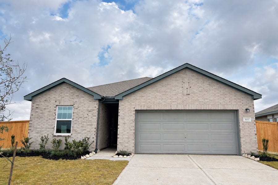 Property photo for 3107 Diamond View Lane, Angleton, TX