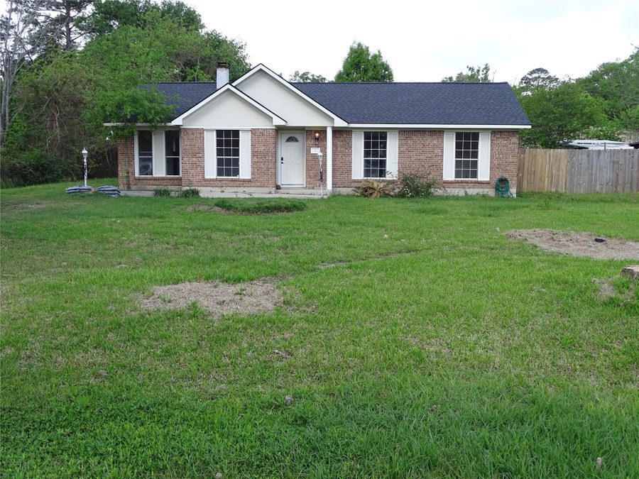 Property photo for 18906 Woodridge Drive, Conroe, TX