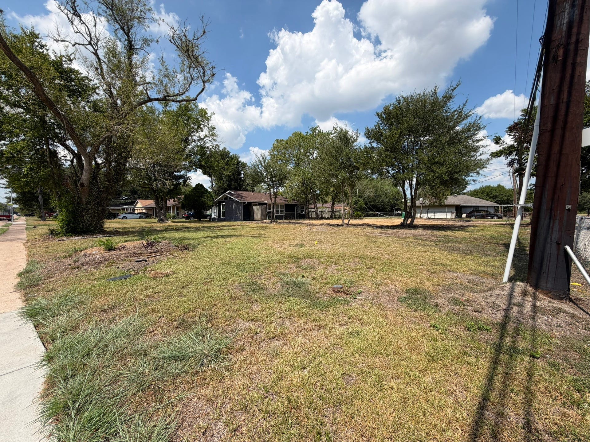5875 Reed Road, Houston, TX 77033 5875 Reed Road, Houston, TX 77033