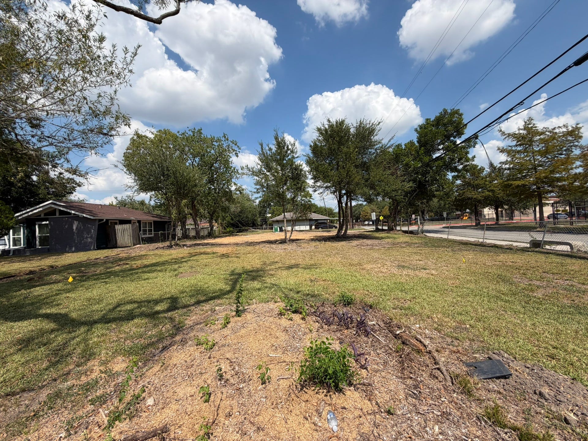 5875 Reed Road, Houston, TX 77033 5875 Reed Road, Houston, TX 77033