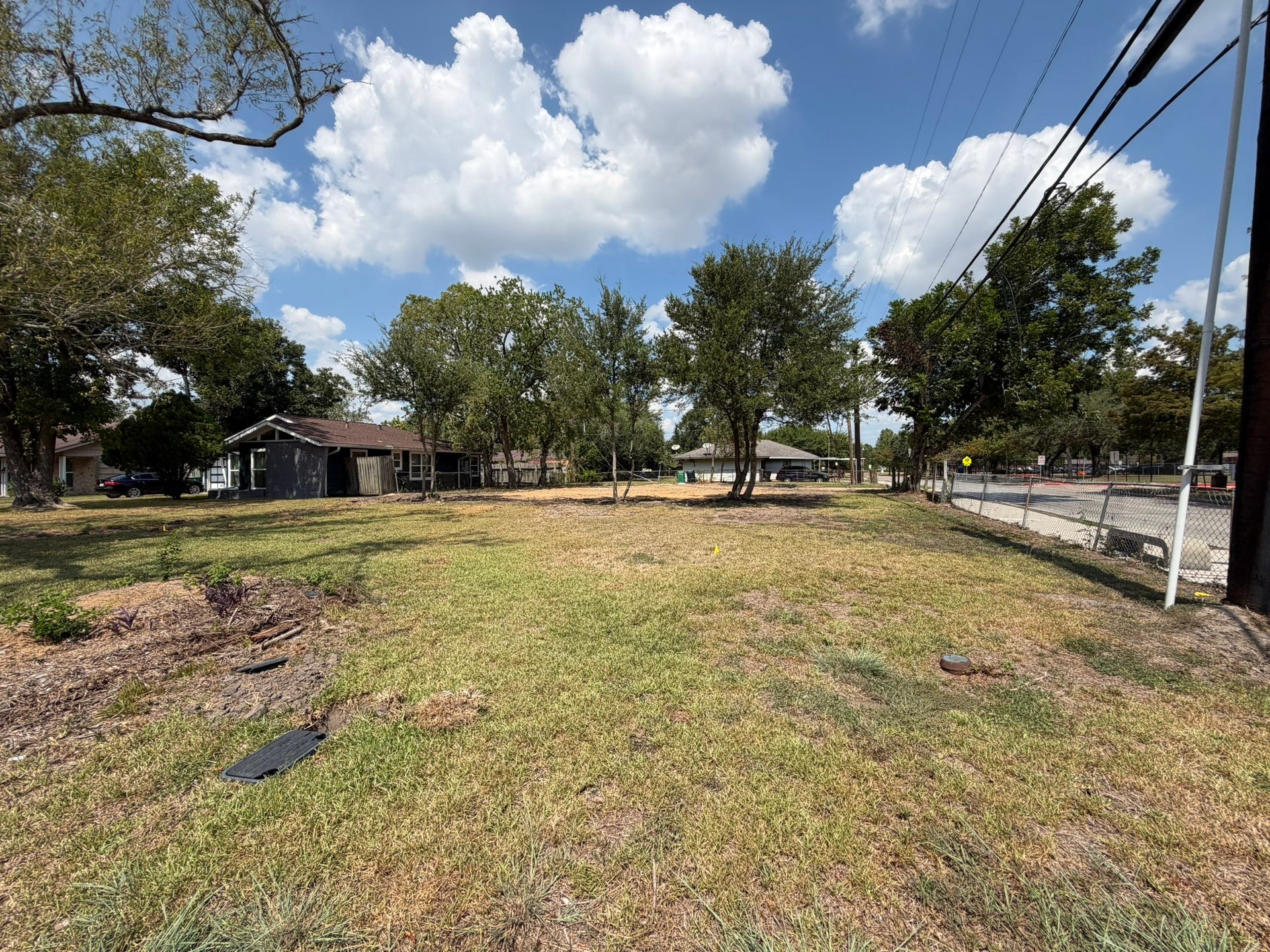 5875 Reed Road, Houston, TX 77033 5875 Reed Road, Houston, TX 77033